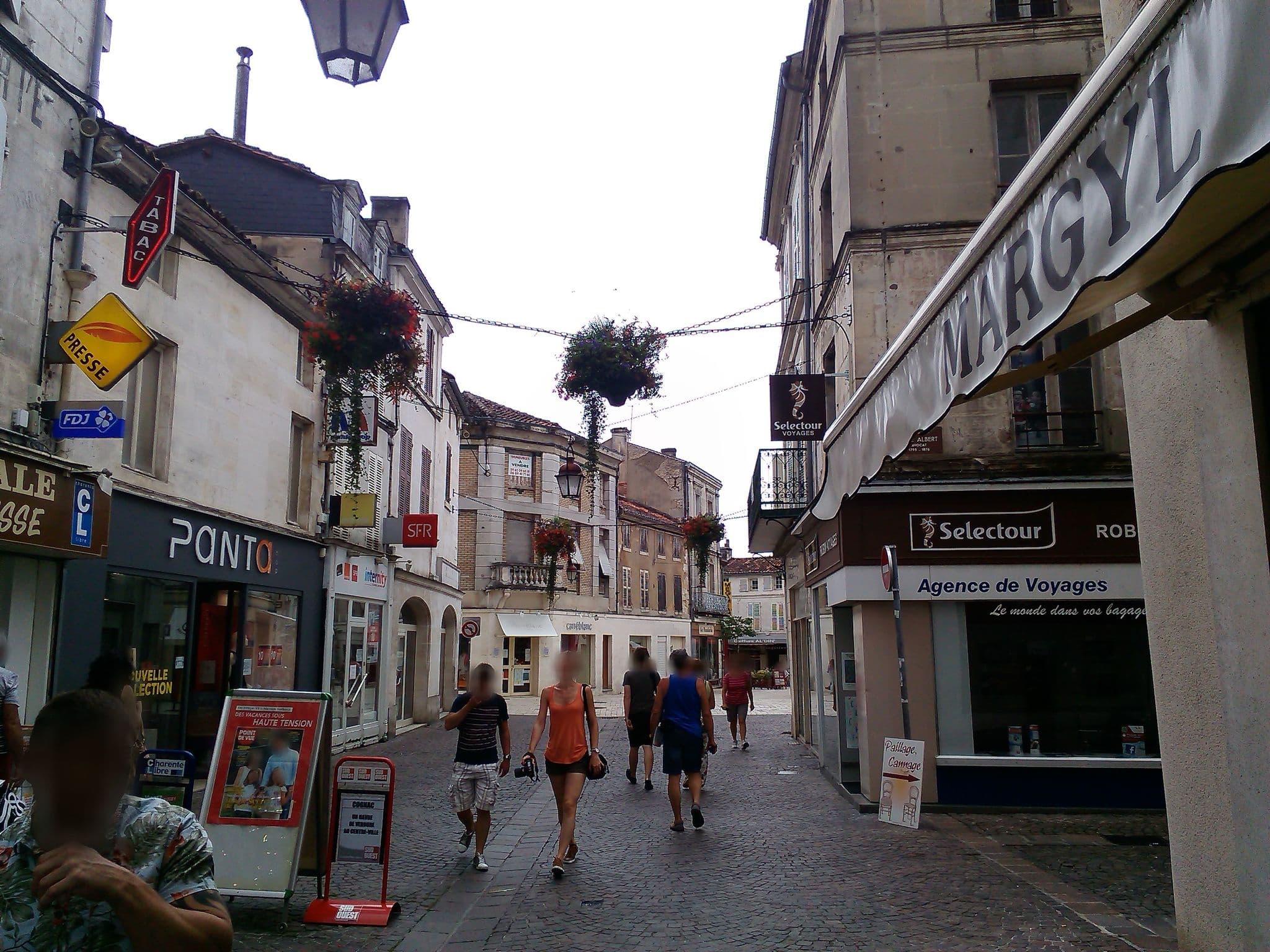 Street view near Selectour - Visages du Monde, Cognac — © maturion (CC BY-SA · Mapillary)
