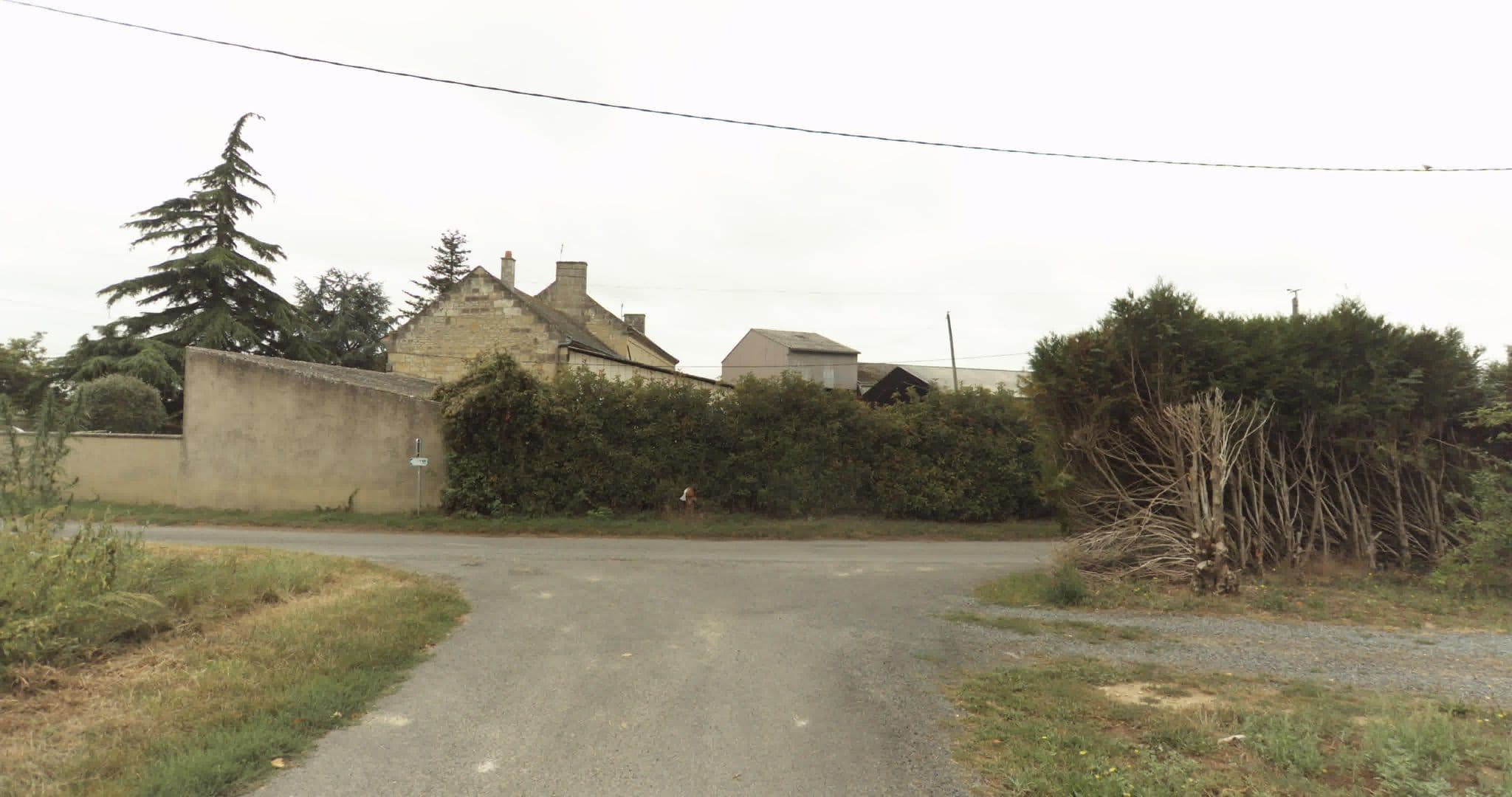 Street view near Troglodyte de la Fosse, Doué-la-Fontaine — © sogefi (CC BY-SA · Mapillary)