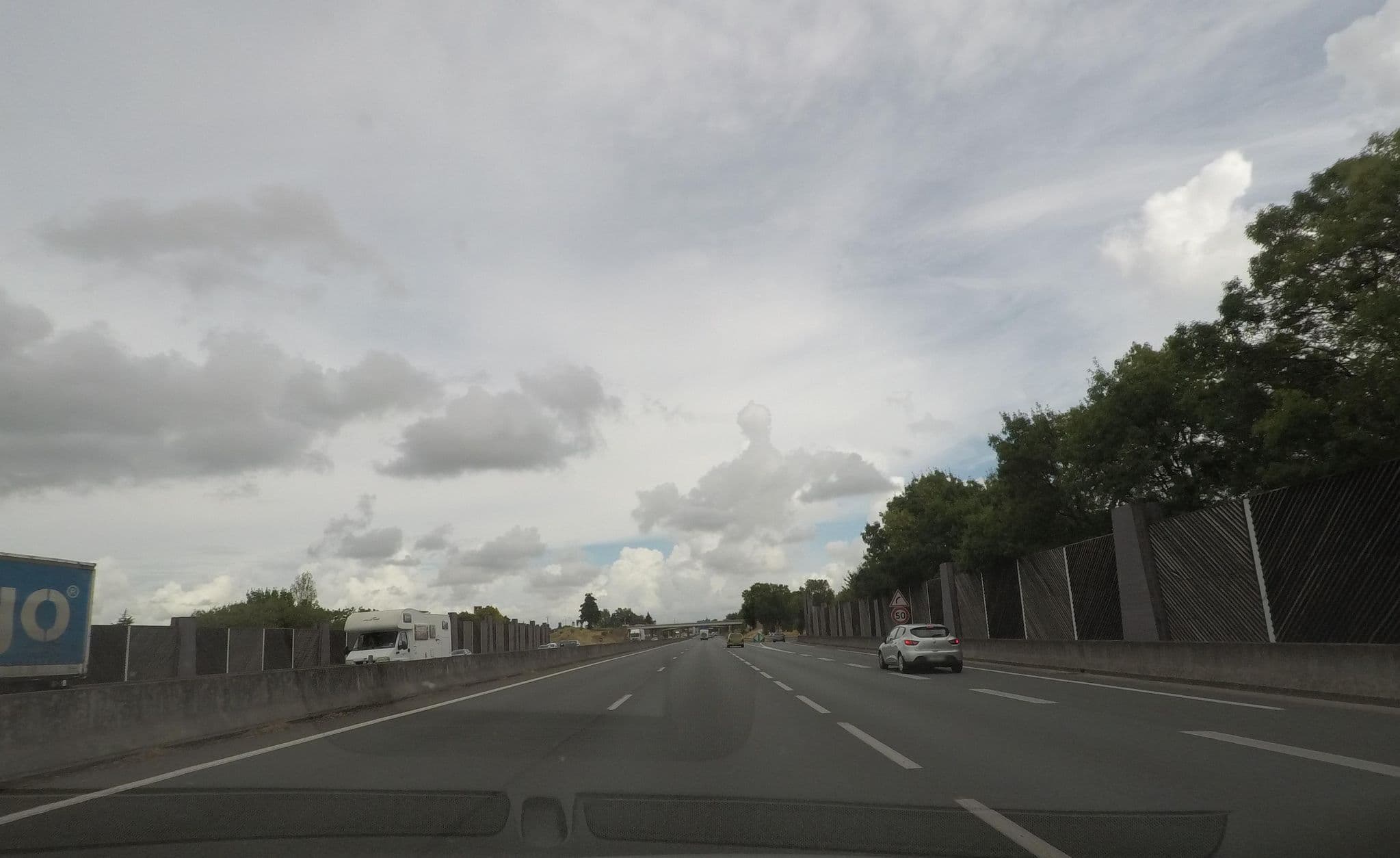 Street view near The Originals City, Hôtel Bagatelle, Angers Sud (Inter-Hotel), Les Ponts-de-Cé — © maftieu (CC BY-SA · Mapillary)