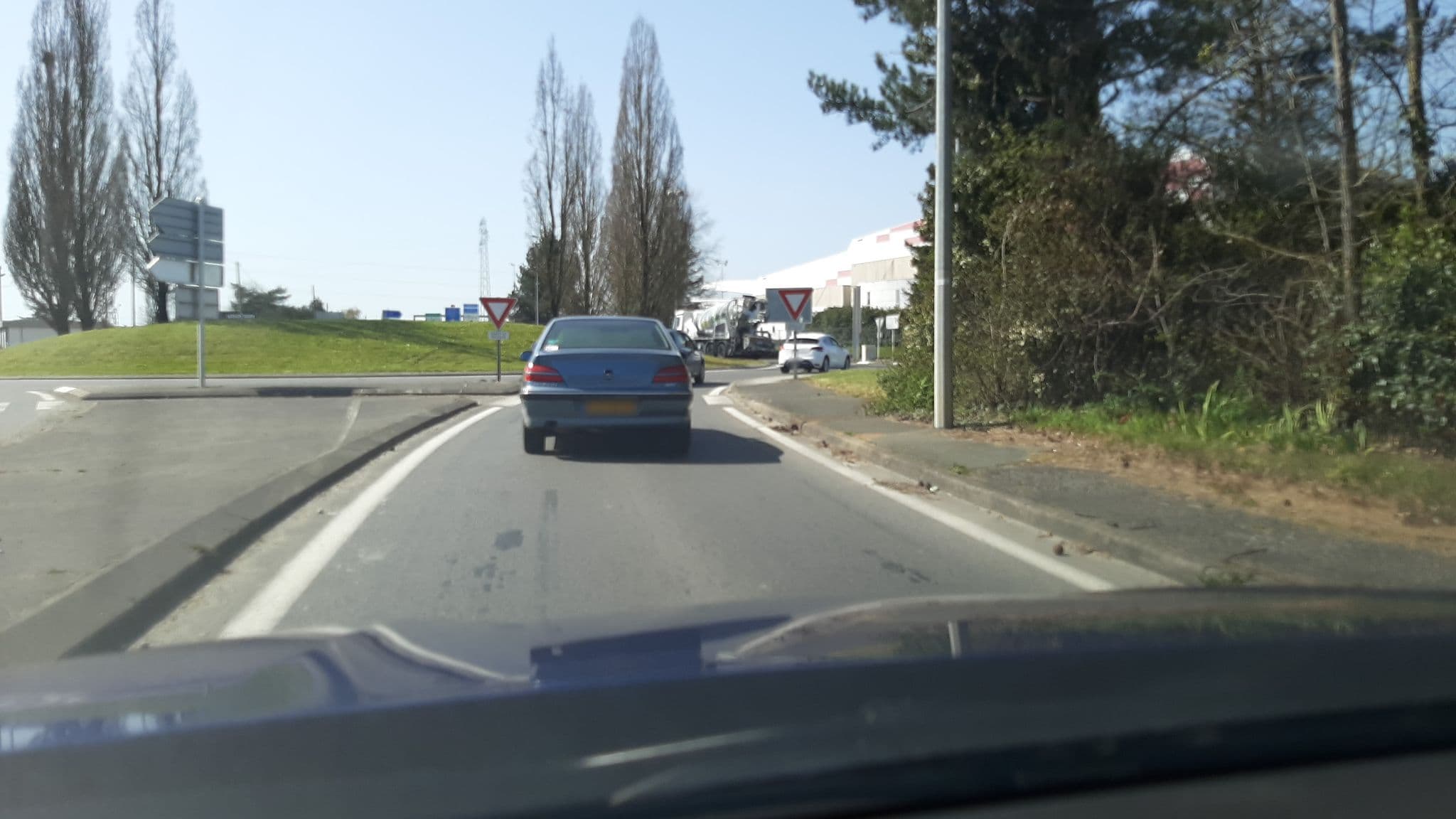 Street view near Brit Hotel L'Acropole, Écouflant — © rodo69 (CC BY-SA · Mapillary)
