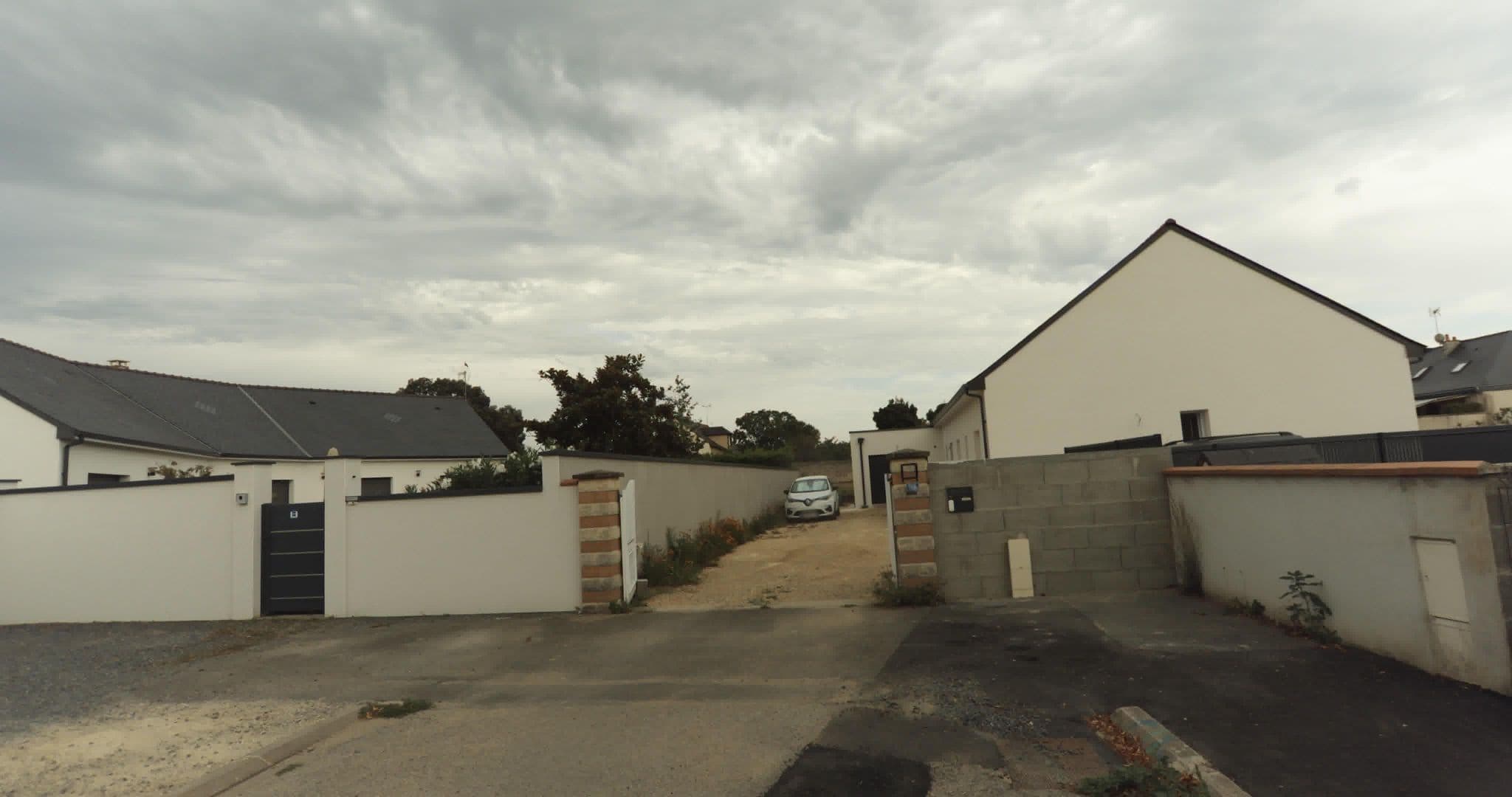 Street view near Le Rose'Zoo, Doué-la-Fontaine — © sogefi (CC BY-SA · Mapillary)