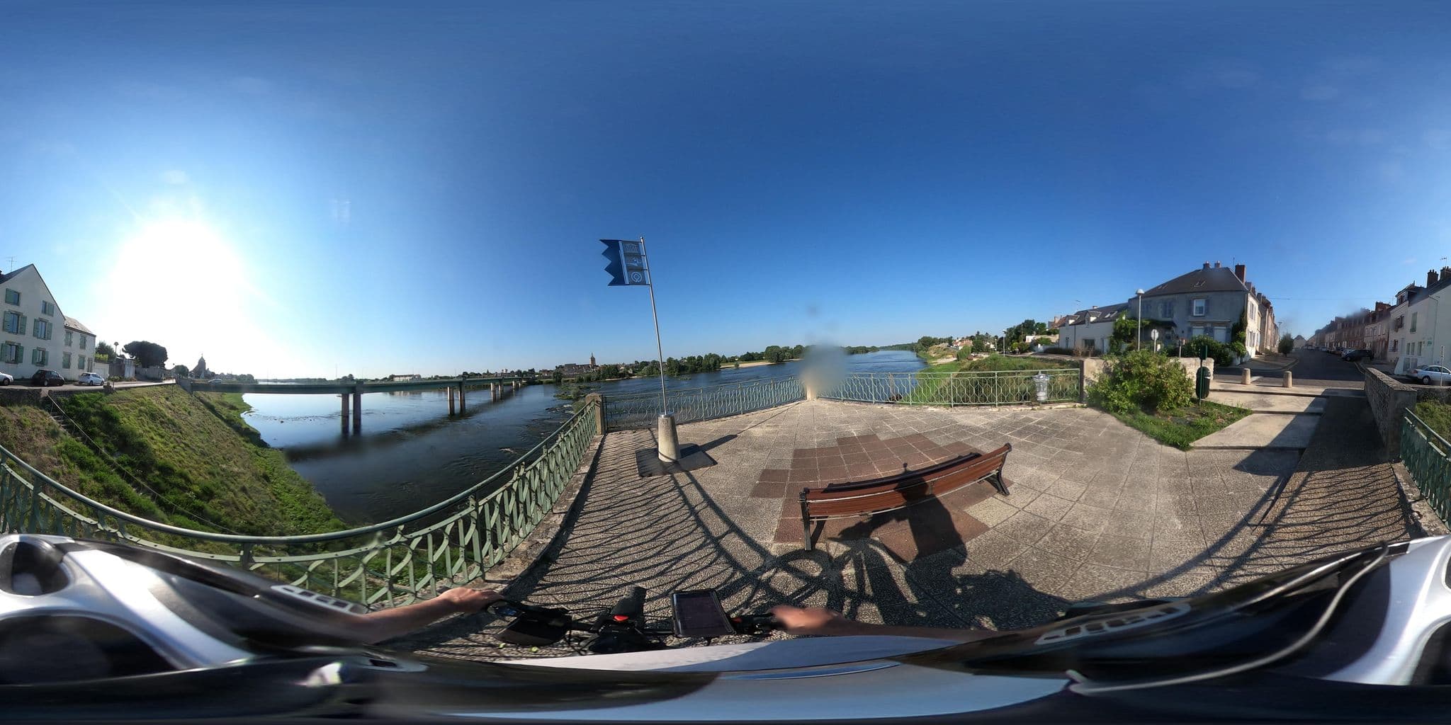 Street view near Gîte La vue Loire, Jargeau — © u4y0u (CC BY-SA · Mapillary)
