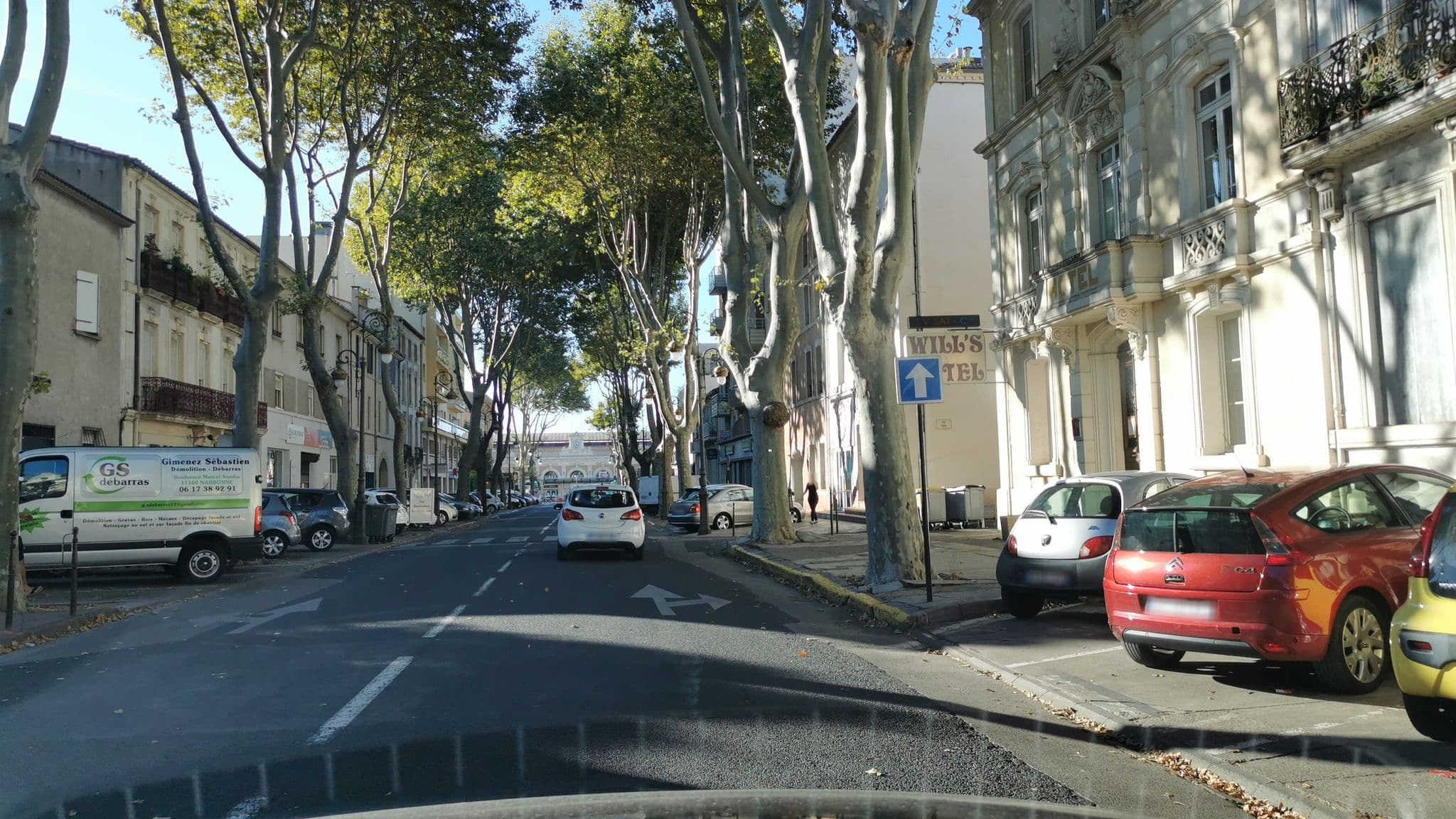 Street view near Will's Hotel, Narbonne — © percherie (CC BY-SA · Mapillary)