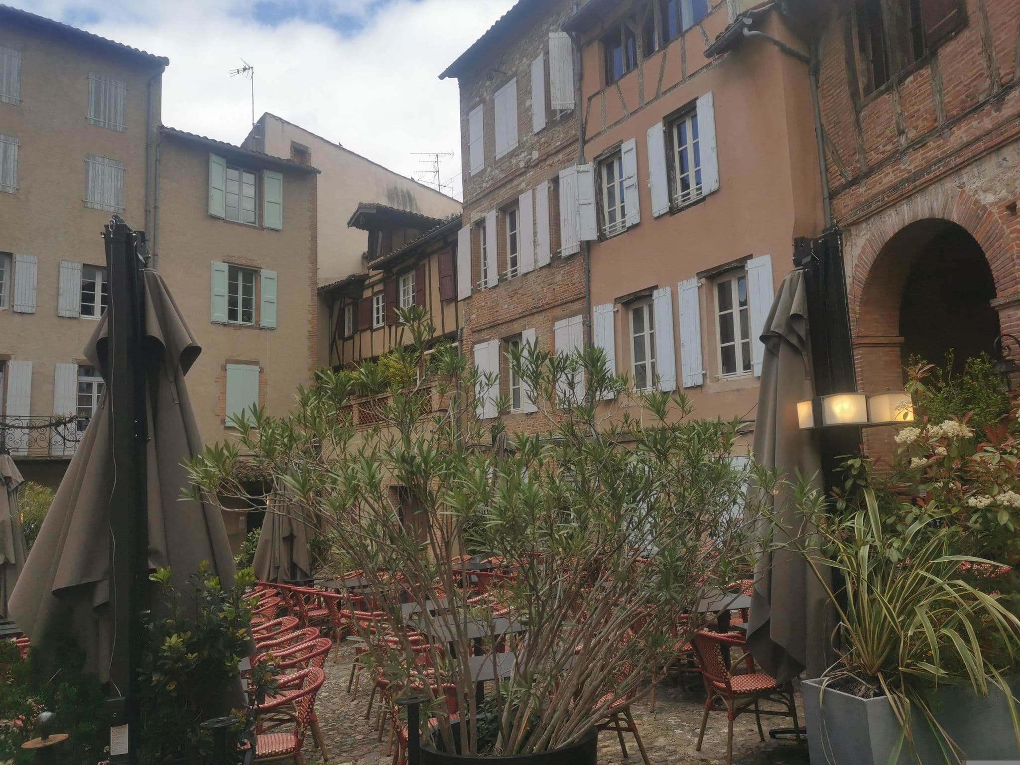 Street view near Le Logis de la Cathédrale, Albi — © tartine78 (CC BY-SA · Mapillary)