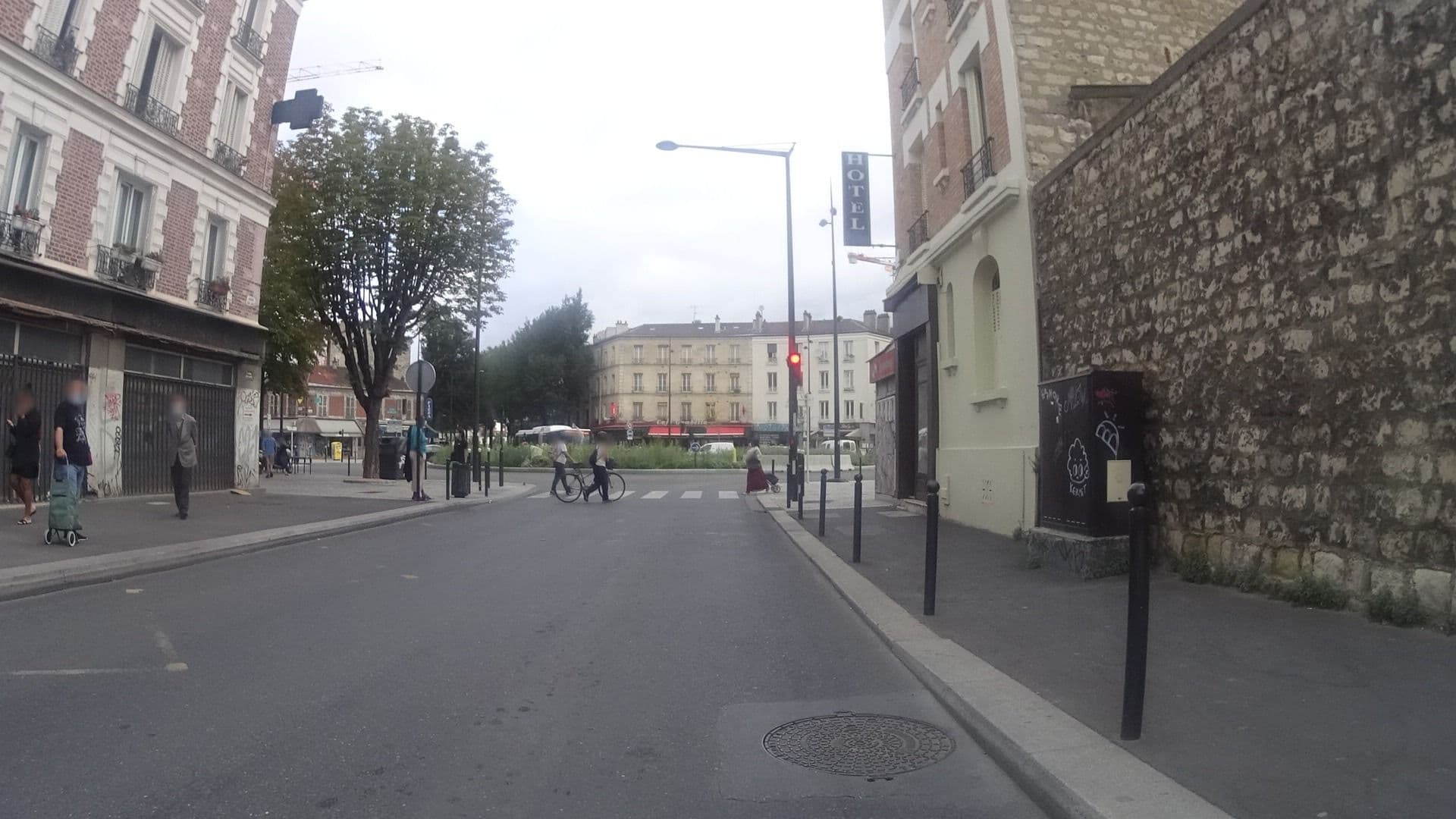 Street view near Hôtel Gambetta, Charenton-le-Pont — © ramap (CC BY-SA · Mapillary)