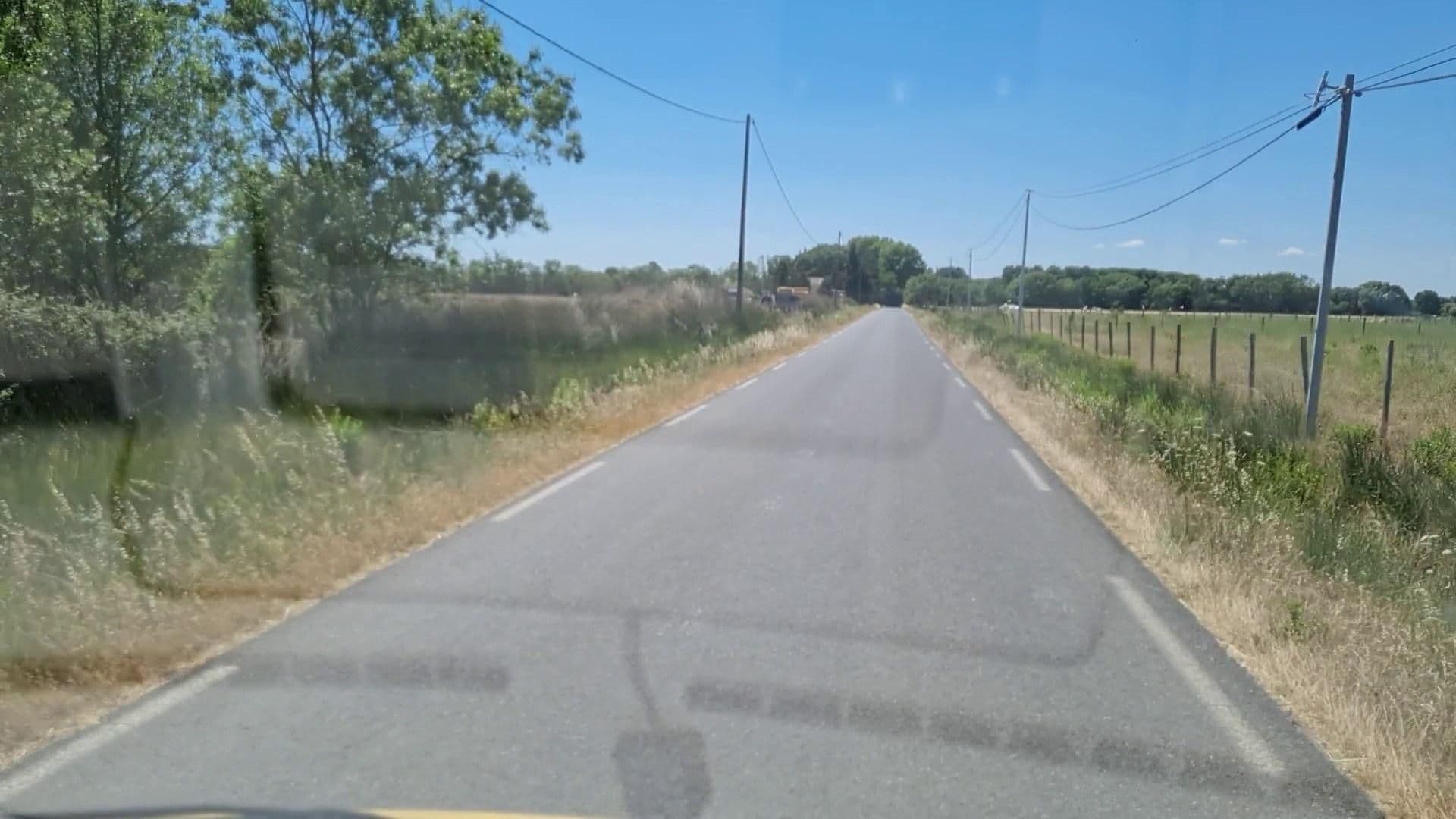 Street view near Manade de la clapiere-Mas du Plan, Le Cailar — © si3p0 (CC BY-SA · Mapillary)