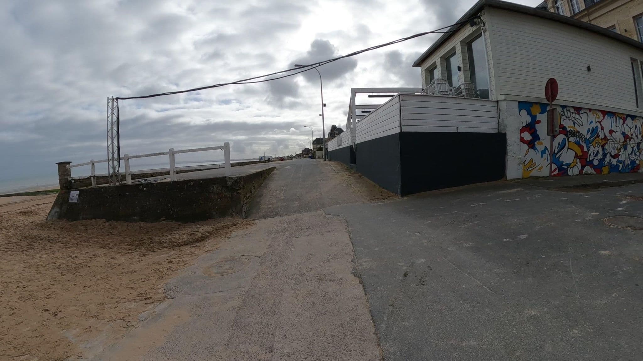 Street view near Hôtel de la Plage, Lion-sur-Mer — © Nzau (CC BY-SA · Mapillary)