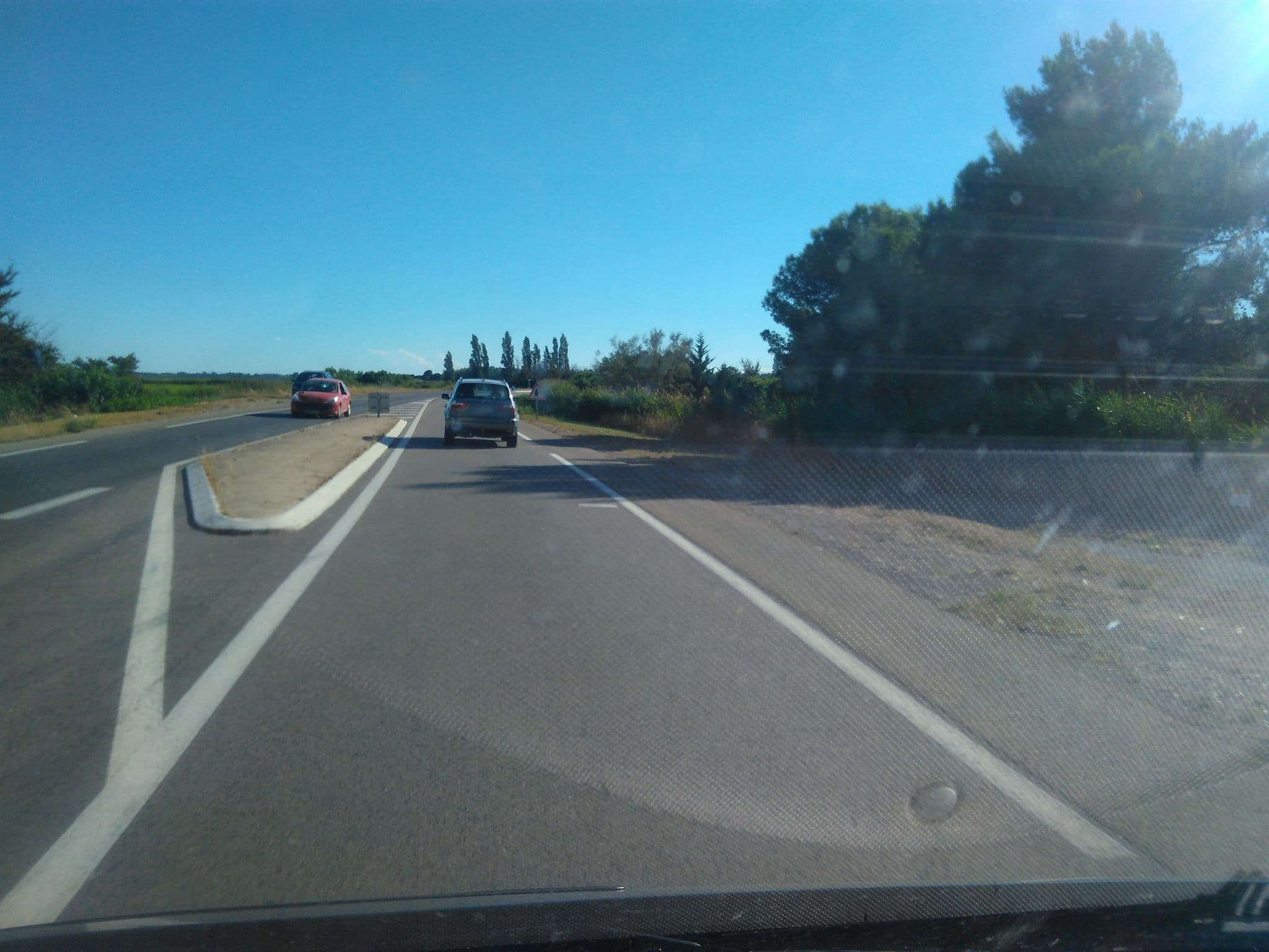 Street view near Le Flamant Rose, Saint-Gilles — © mknight (CC BY-SA · Mapillary)