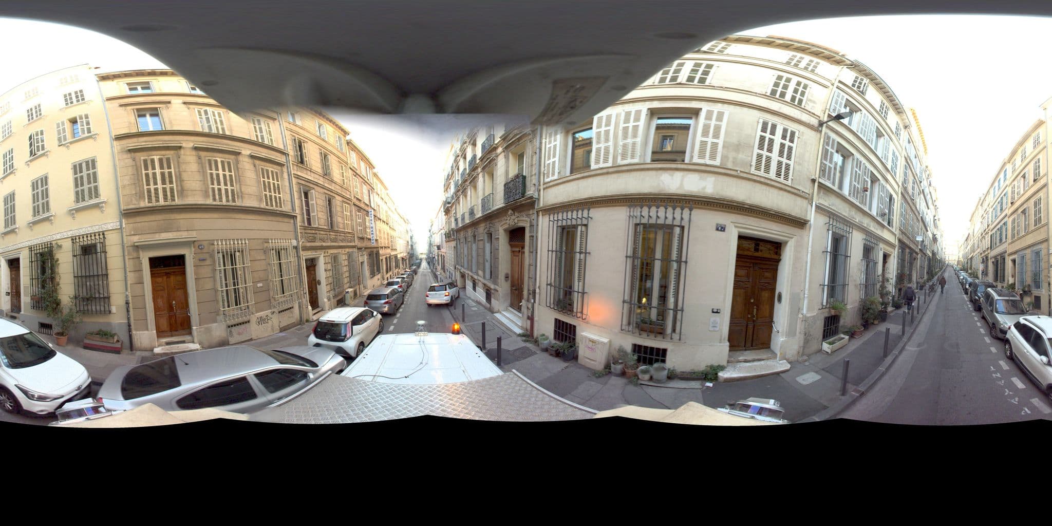 Street view near Maison Senac, Marseille 01 — © Suez (CC BY-SA · Mapillary)
