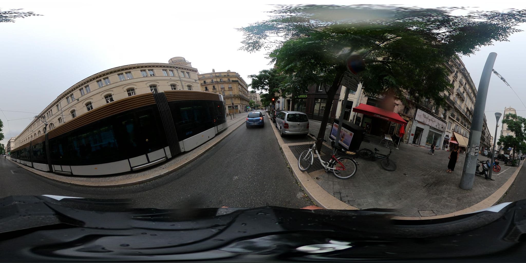 Street view near B&B Hôtel, Les Grands Carmes — © simon_geovelo (CC BY-SA · Mapillary)