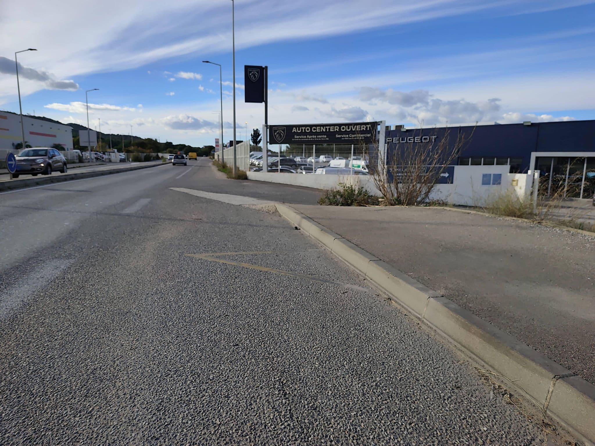 Street view near Hotel Balladins, Châteauneuf-les-Martigues — © Duro (CC BY-SA · Mapillary)