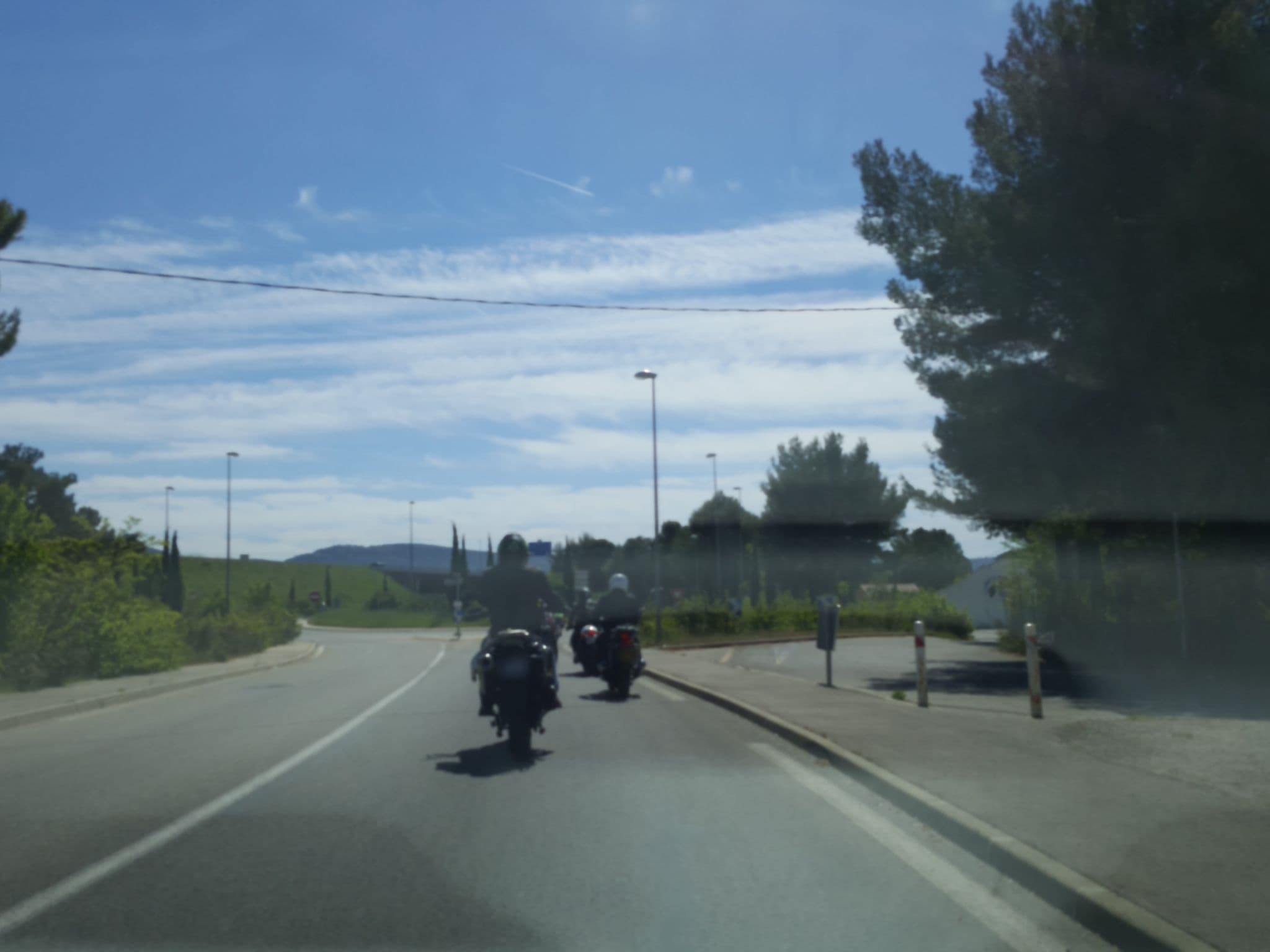 Street view near Logis le Mas de l'Étoile Aubagne, Roquevaire — © gileri (CC BY-SA · Mapillary)