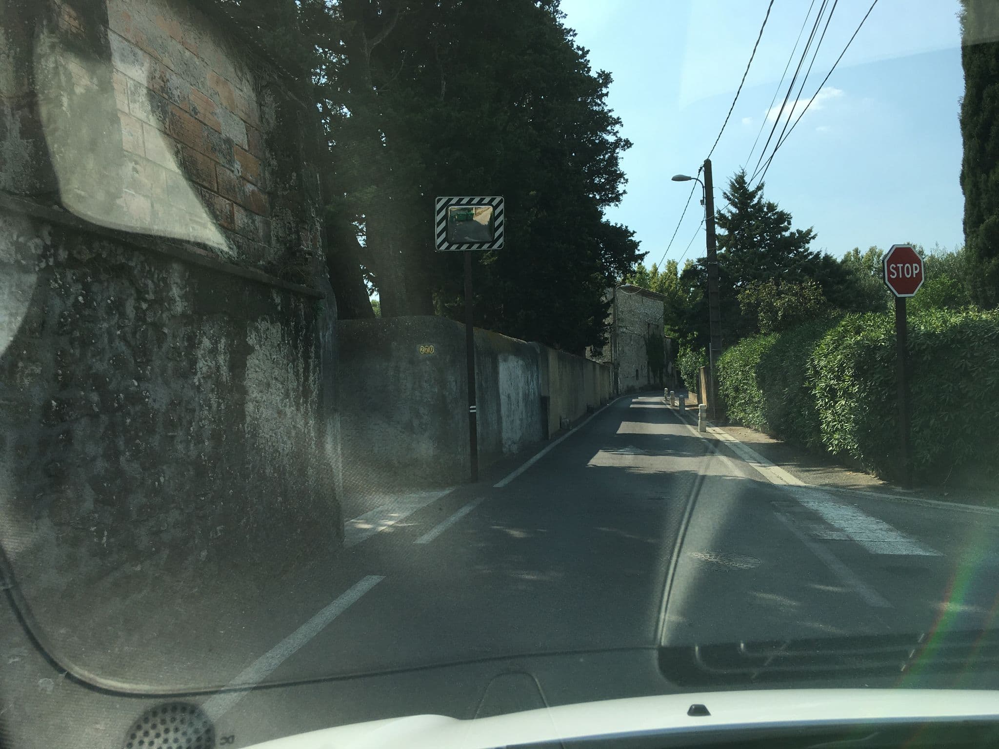 Street view near Le Mas de la Soleillade, Montfavet — © zimmy (CC BY-SA · Mapillary)
