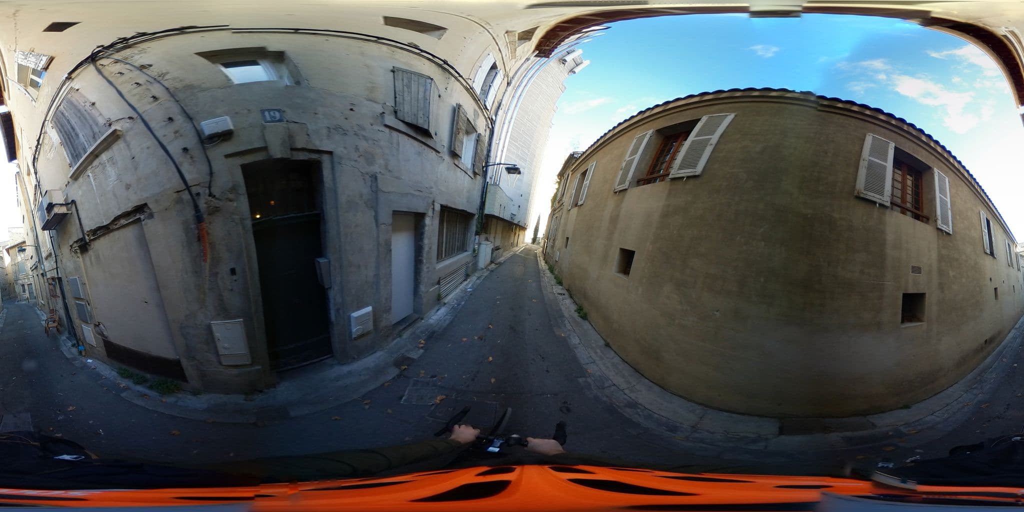 Street view near Molly's suite, Avignon — © alexavignon (CC BY-SA · Mapillary)