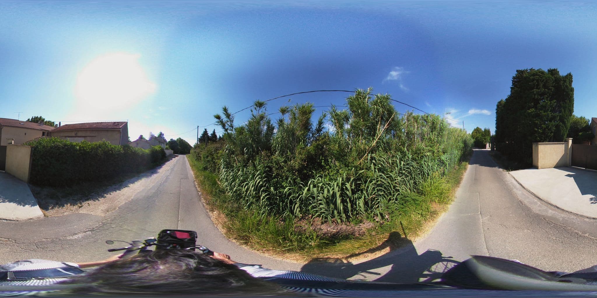 Street view near Clos Saint-Pierre de Fraisse, Montfavet — © zimmy (CC BY-SA · Mapillary)