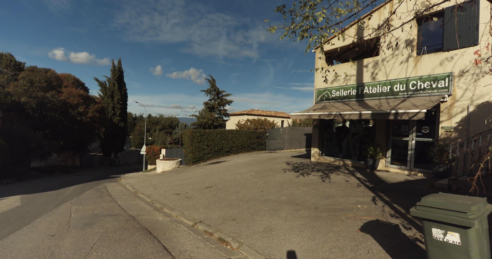Street view near Logis le Mas et la Flambee du Luberon, Venelles — © sogefi (CC BY-SA · Mapillary)