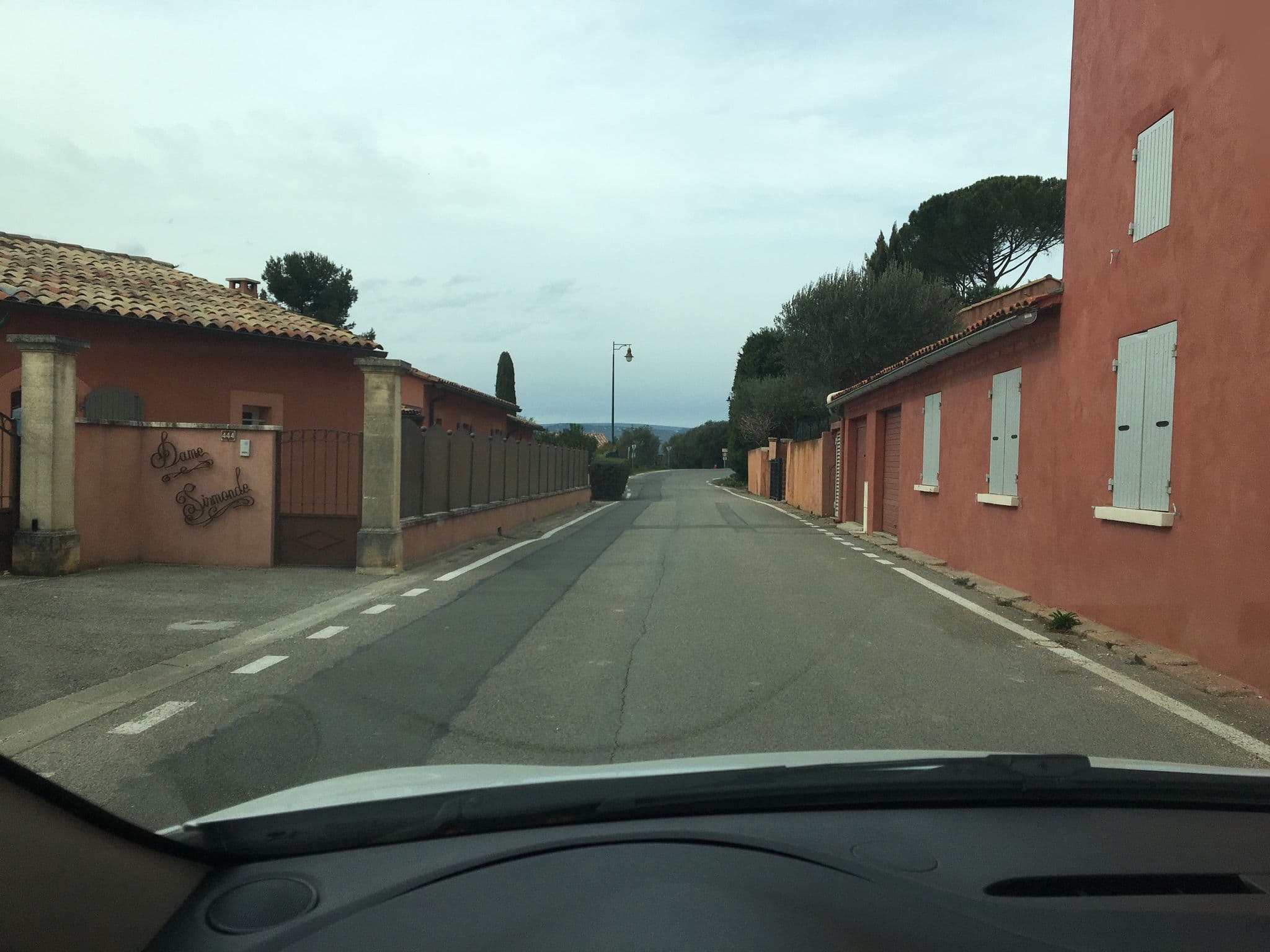 Street view near Hôtel Rêves d'Ocres, Gargas — © zimmy (CC BY-SA · Mapillary)
