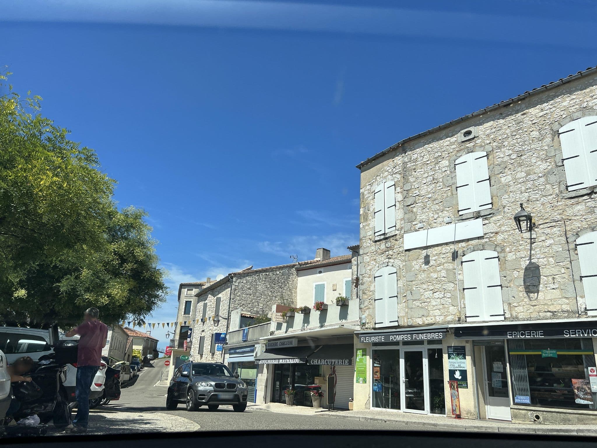 Street view near La Cambra dé Monflanquin, Monflanquin — © ottor (CC BY-SA · Mapillary)
