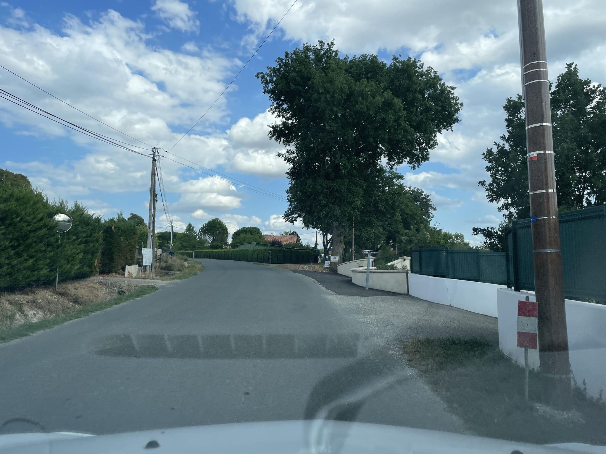 Street view near Le Domaine du Rossignon, Casteljaloux — © Kadebe (CC BY-SA · Mapillary)