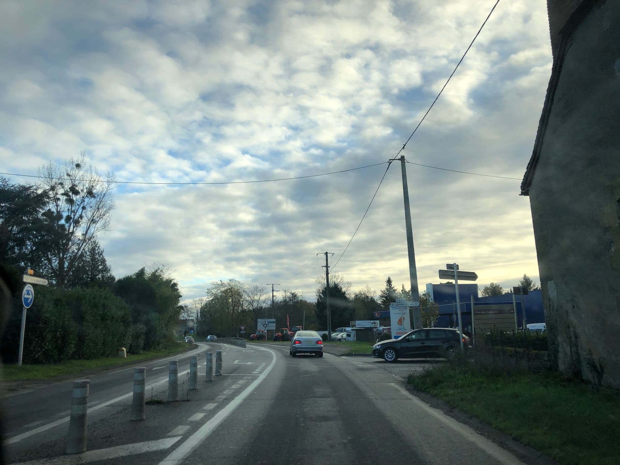 Street view near Kyriad Bergerac, Bergerac — © bouchillou (CC BY-SA · Mapillary)