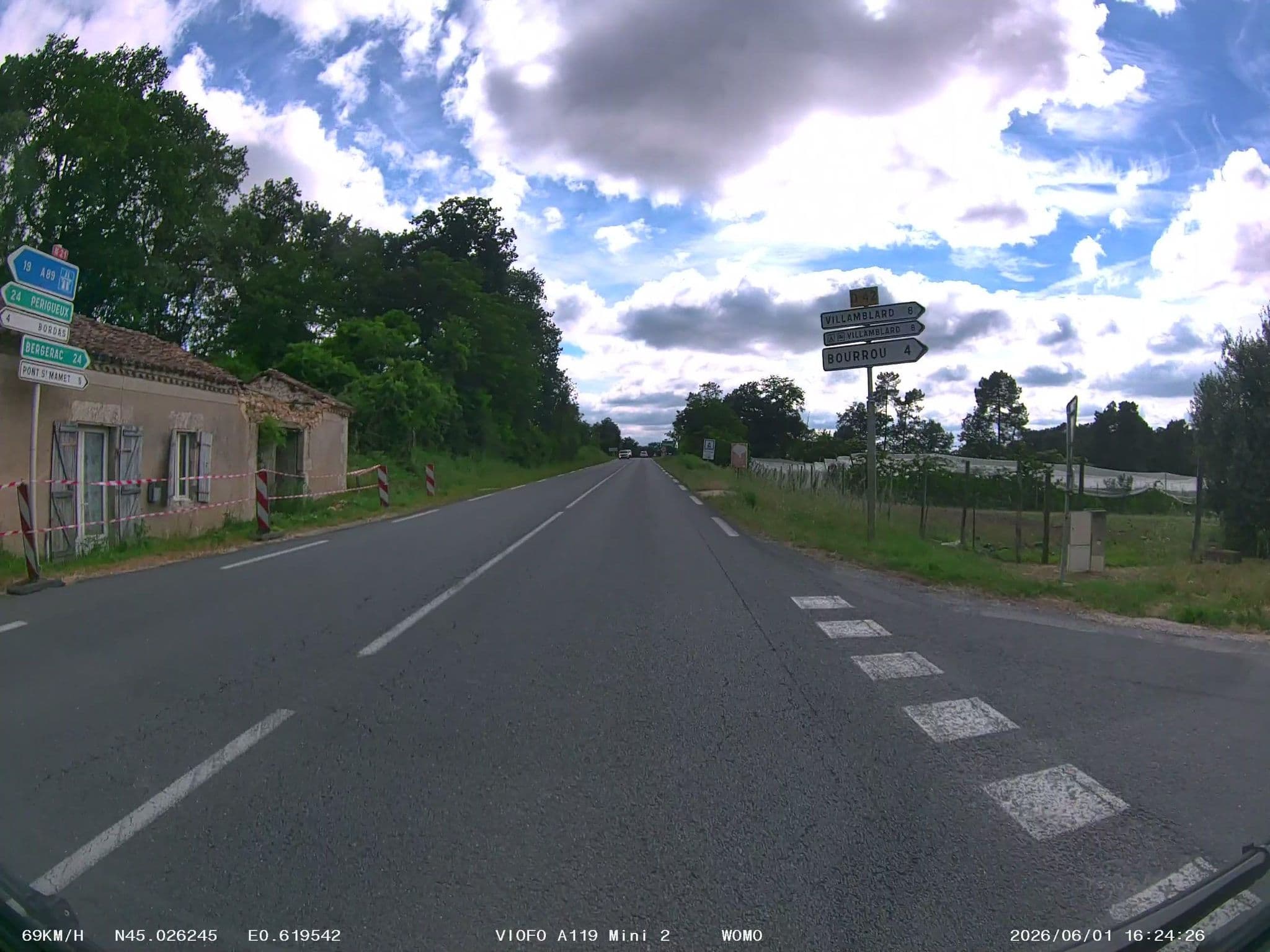 Street view near Le Tropicana, Vergt — © soulcover (CC BY-SA · Mapillary)