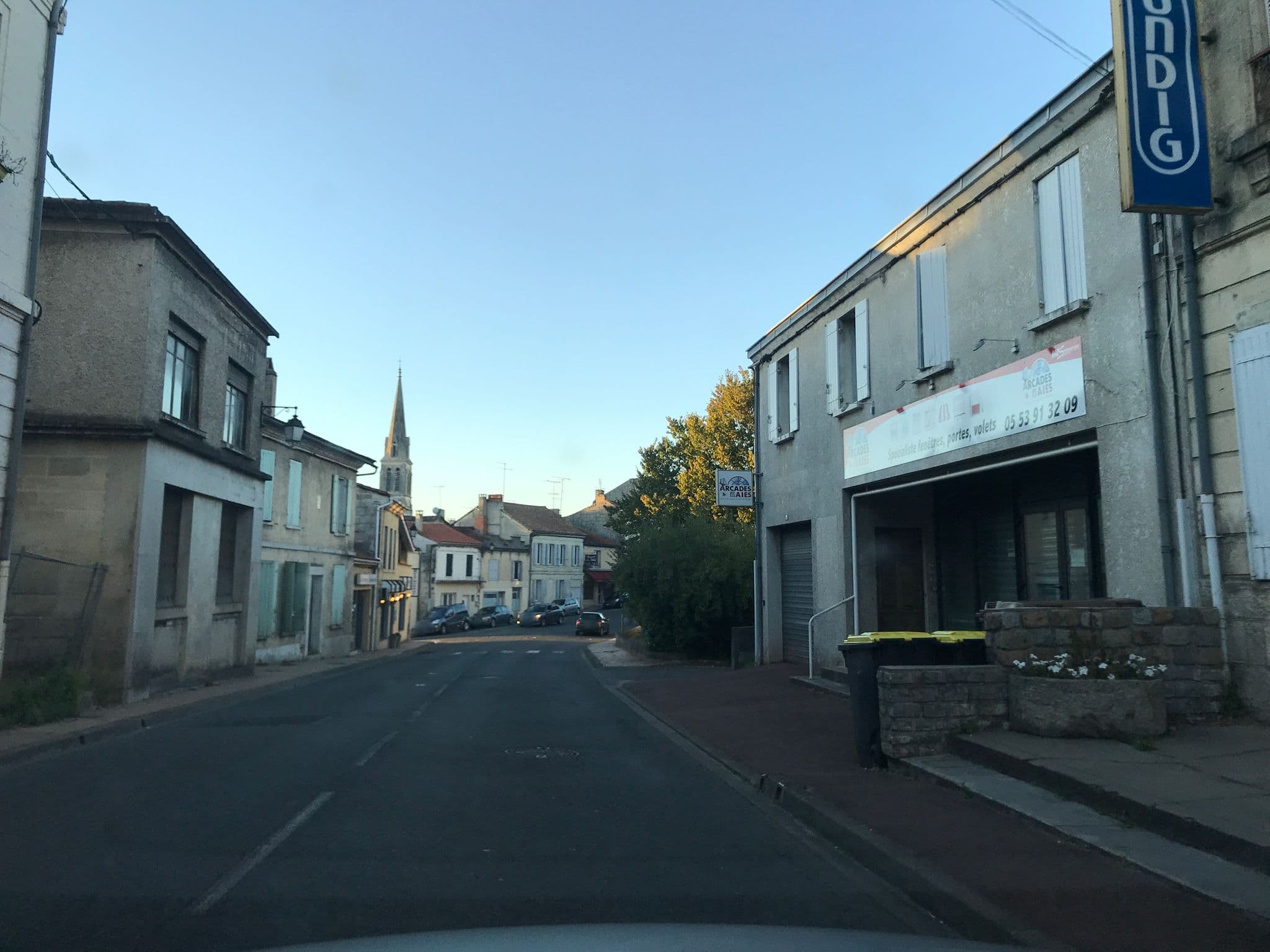 Street view near Les Tuileries de Chanteloup, La Roche-Chalais — © pgiraud (CC BY-SA · Mapillary)