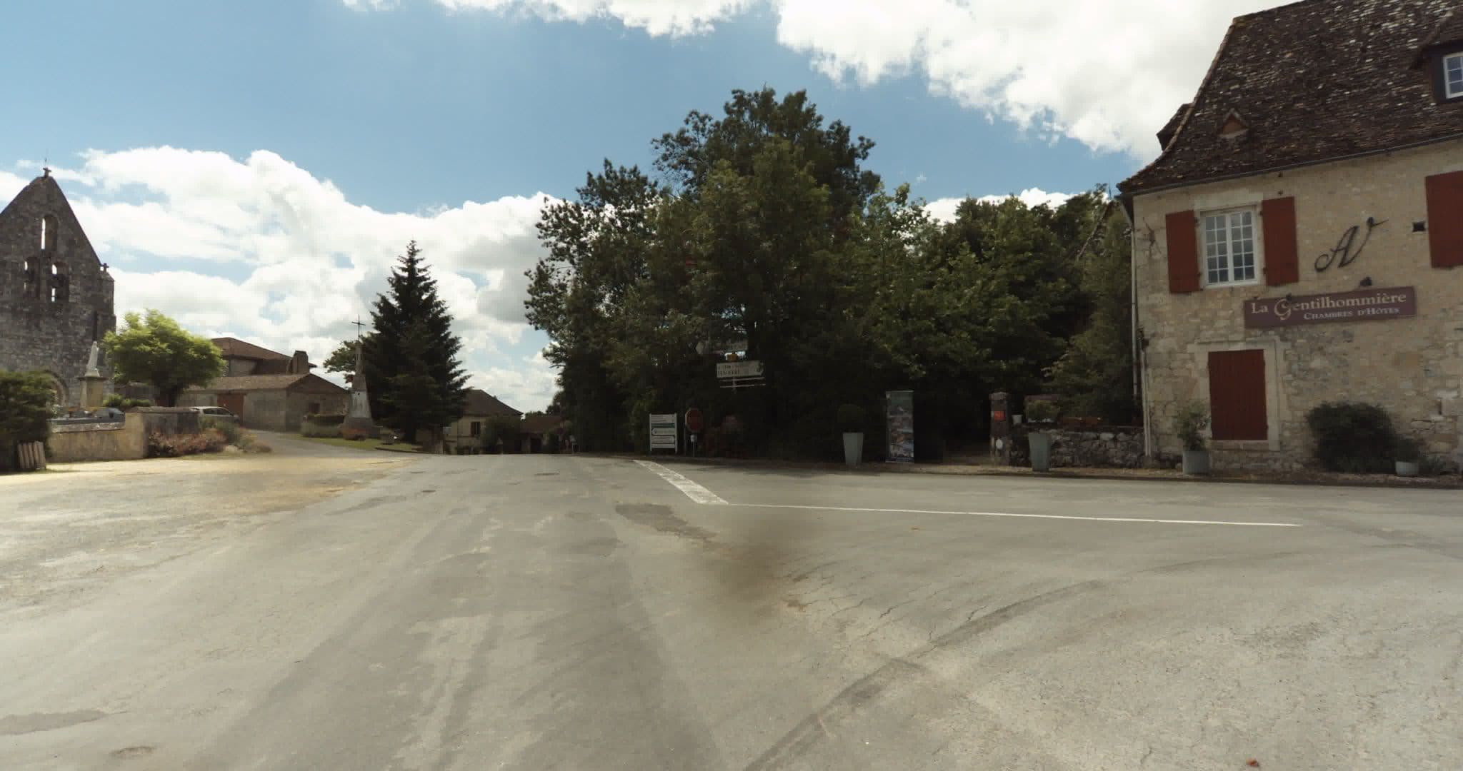 Street view near La Gentilhommière Restaurant Etincelles, Villeréal — © sogefi (CC BY-SA · Mapillary)