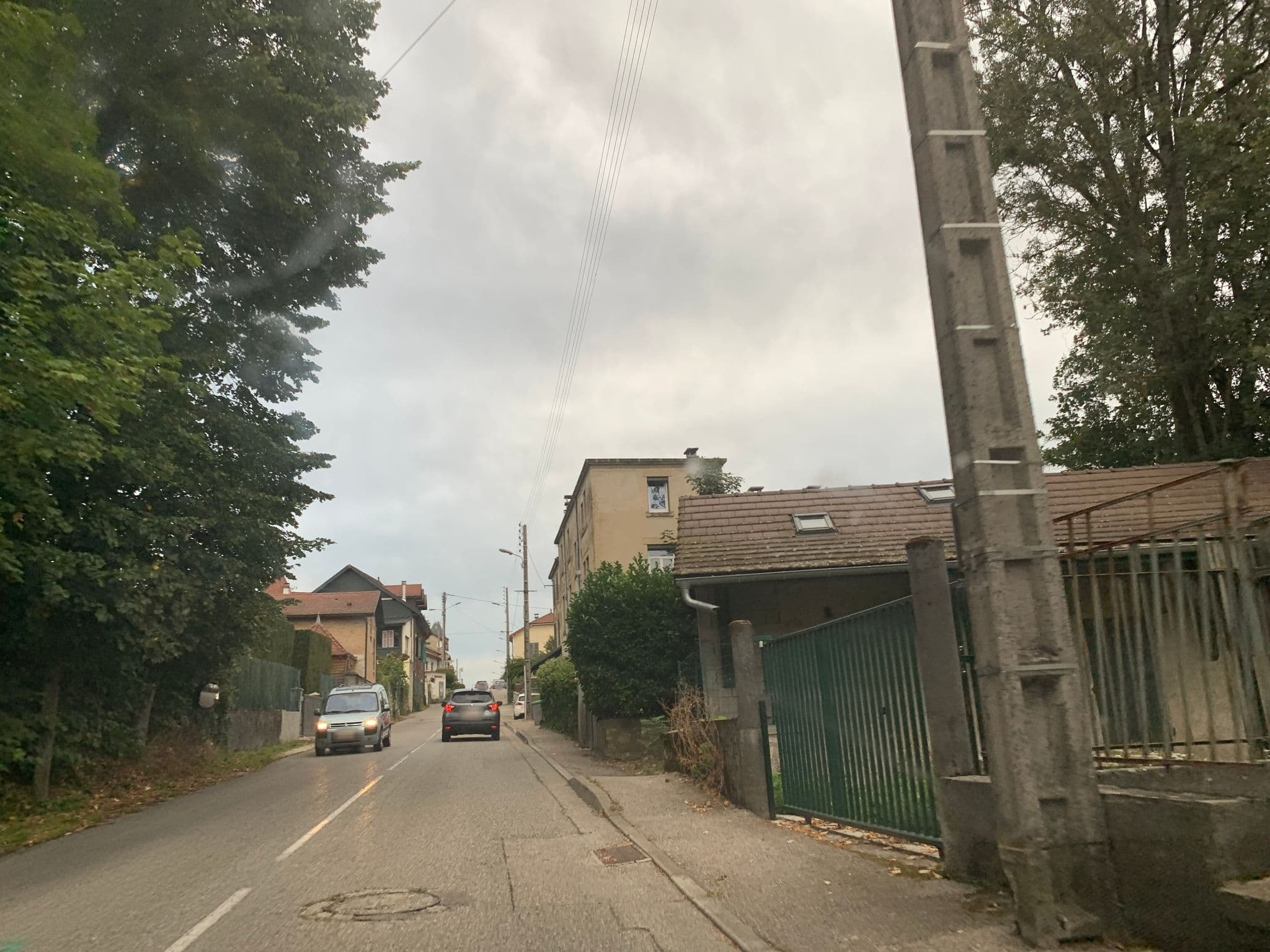 Street view near La Maison Cachée du Pavillon Bellevue, Belley — © thepriben (CC BY-SA · Mapillary)