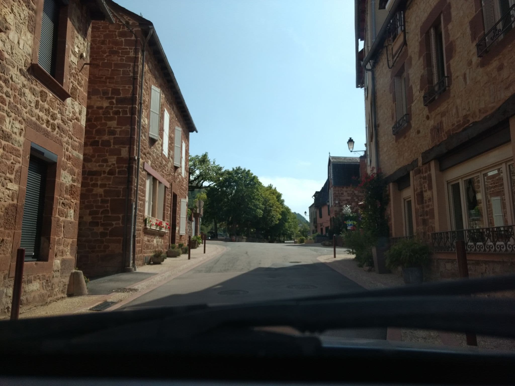 Street view near Les Chambres de l'Ady, Valady — © yod4z (CC BY-SA · Mapillary)