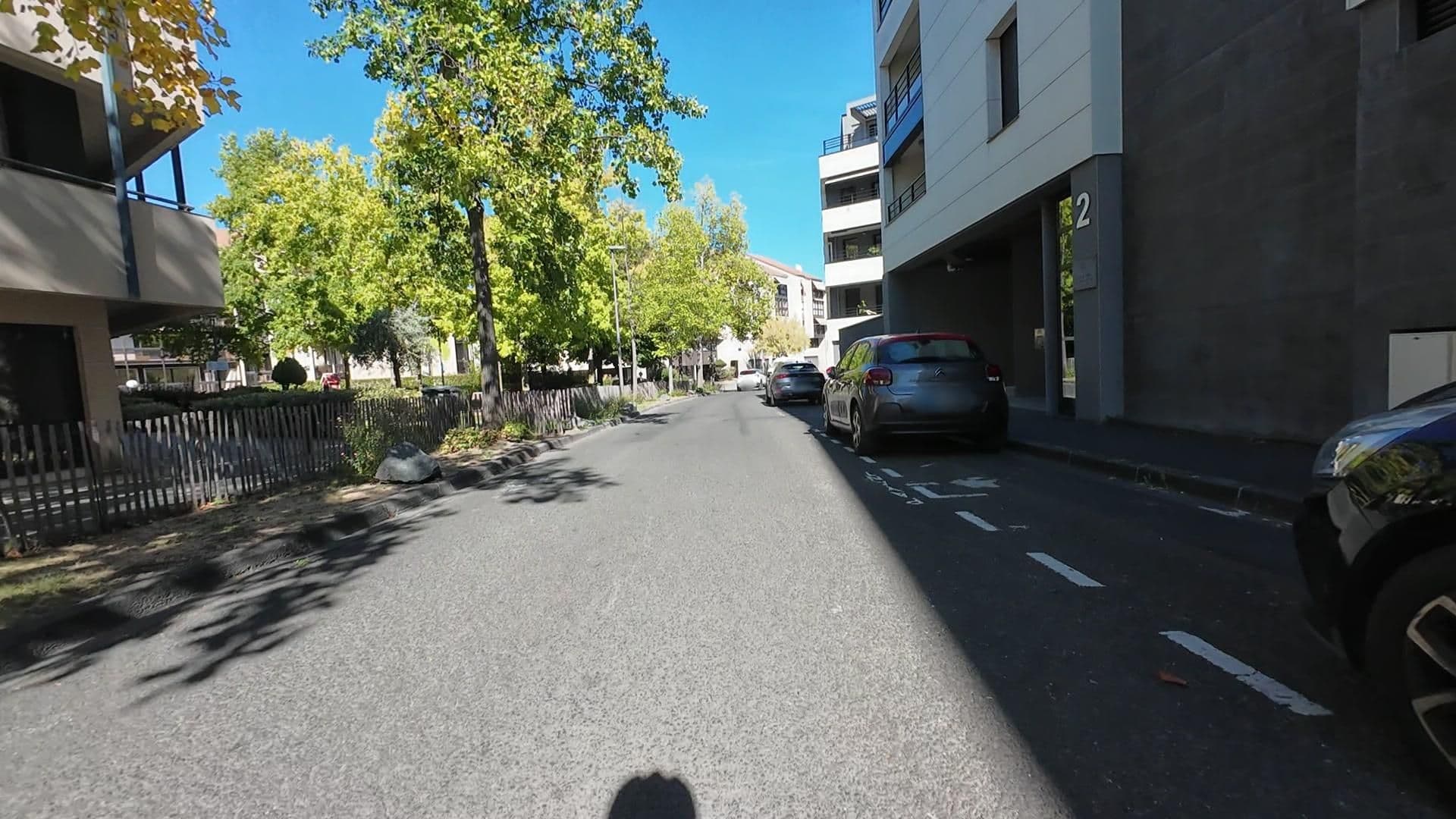 Street view near À l'aube des volcans, Chamalières — © user-3965077544 (CC BY-SA · Mapillary)
