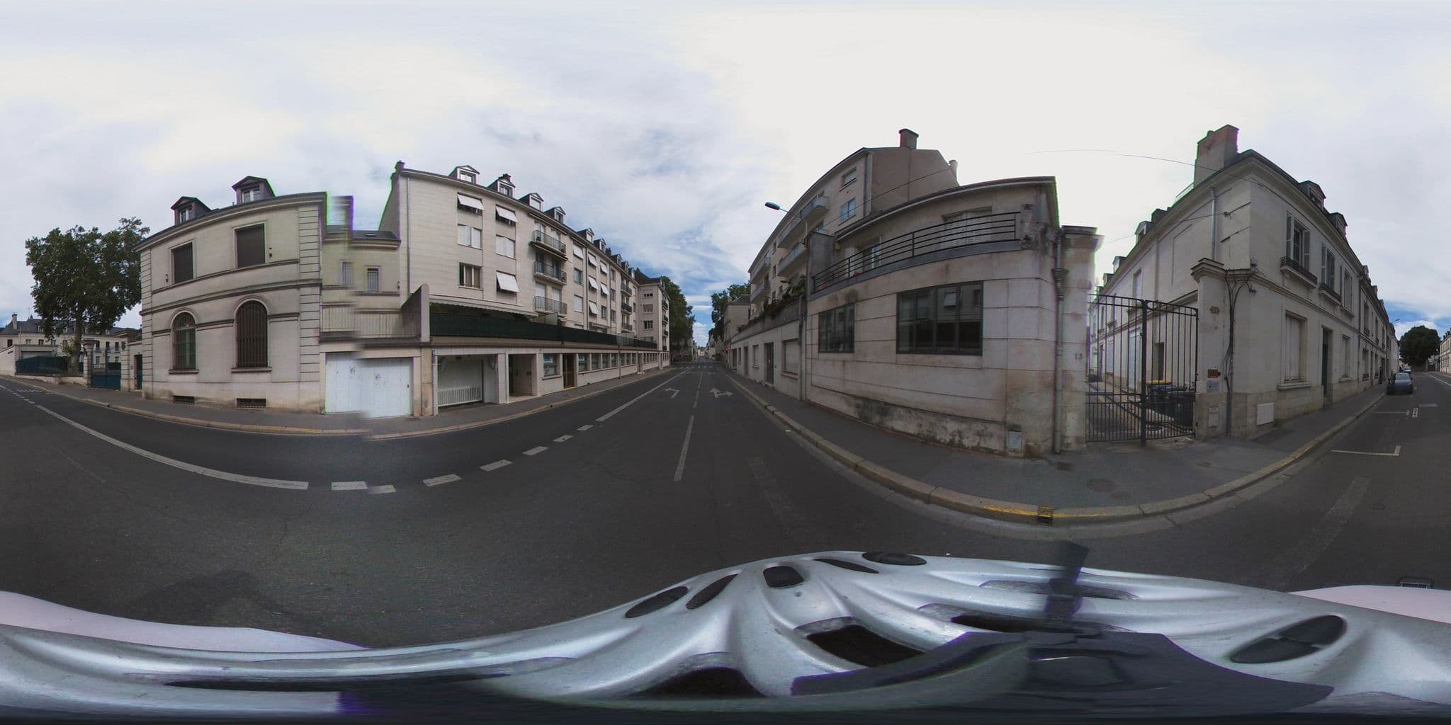 Street view near Ose le Club Etudiant, La Riche — © estevan (CC BY-SA · Mapillary)