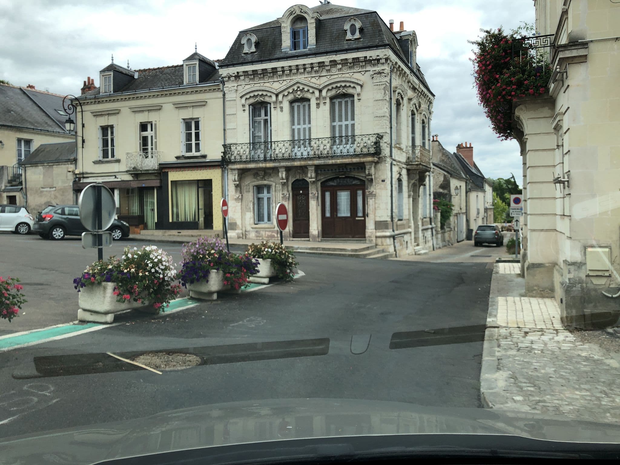 Street view near Domaine de Beauvois, Luynes — © cyrille37 (CC BY-SA · Mapillary)