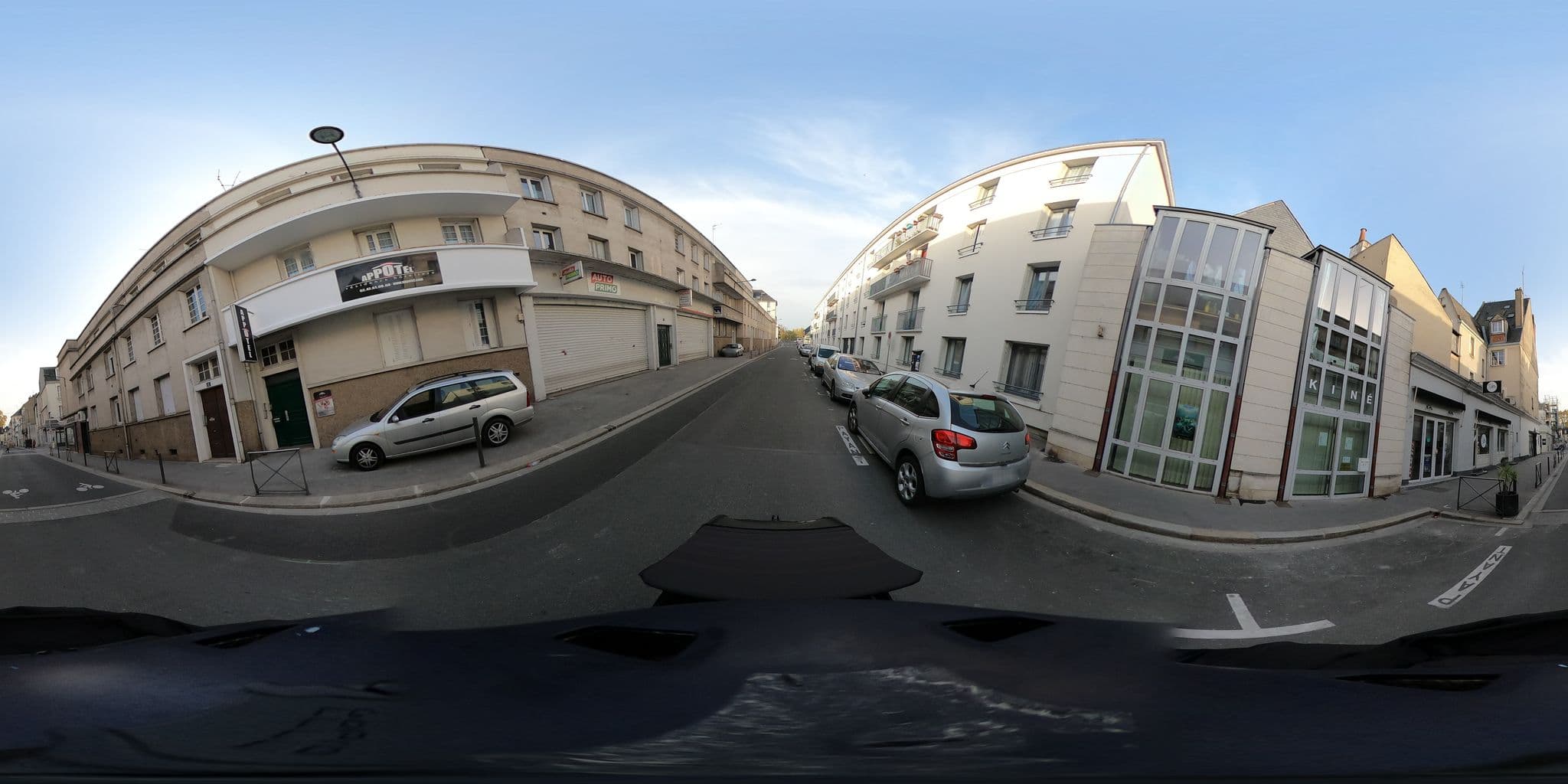 Street view near Appôtel Voltaire, Tours — © monsieur_a (CC BY-SA · Mapillary)
