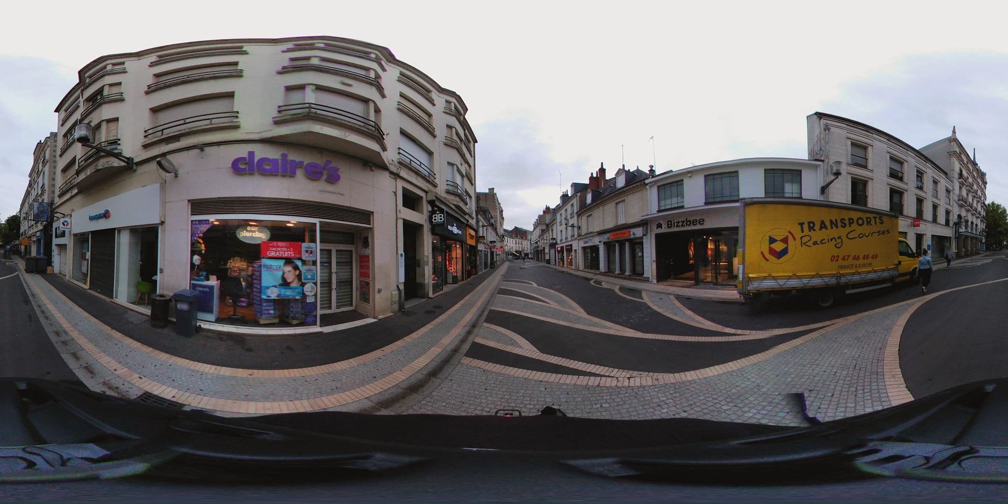Street view near Mercure Sud Hotel Tours, Tours — © monsieur_a (CC BY-SA · Mapillary)
