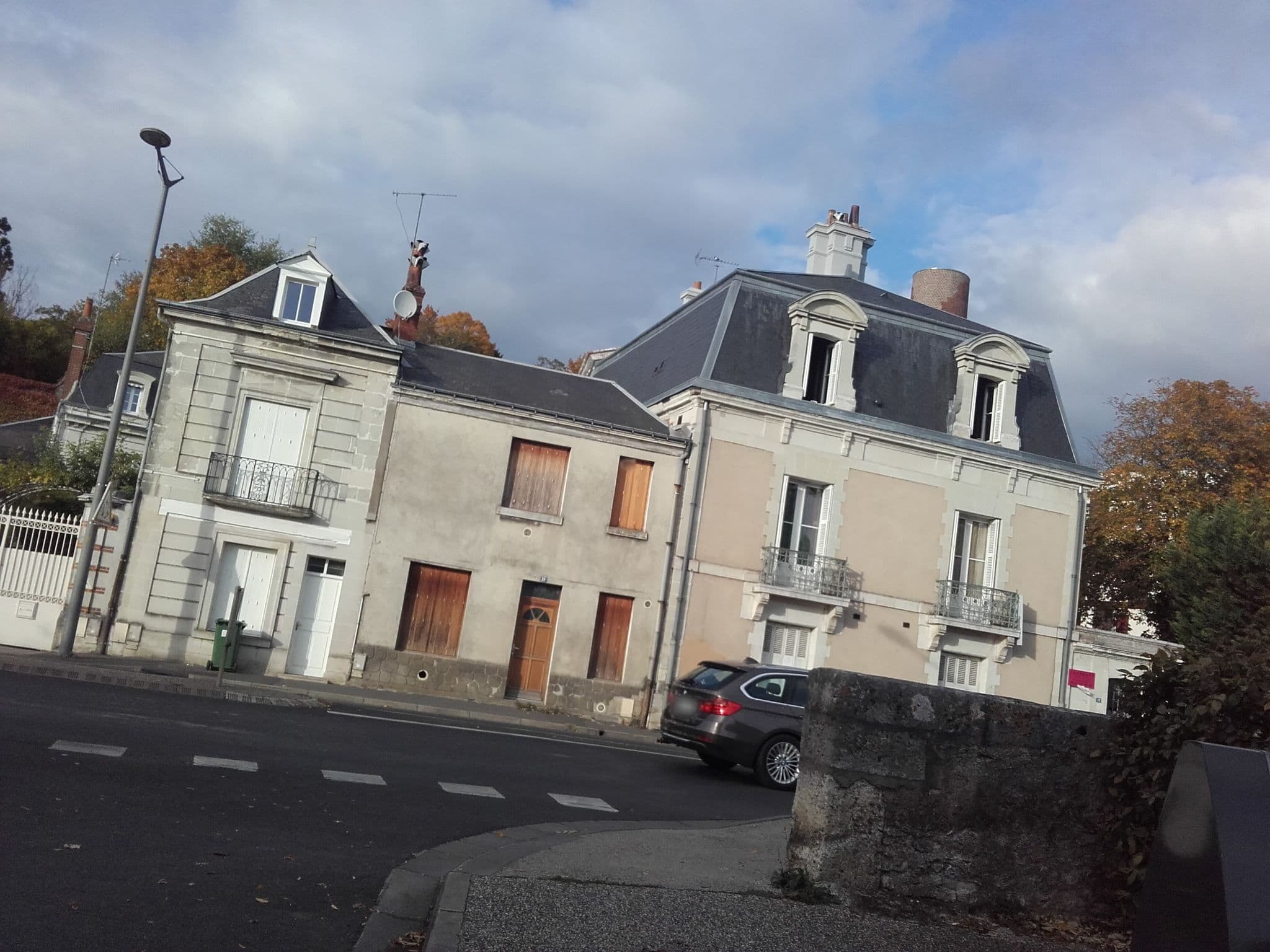 Street view near La Maison Boheme, Saint-Cyr-sur-Loire — © cyrille37 (CC BY-SA · Mapillary)