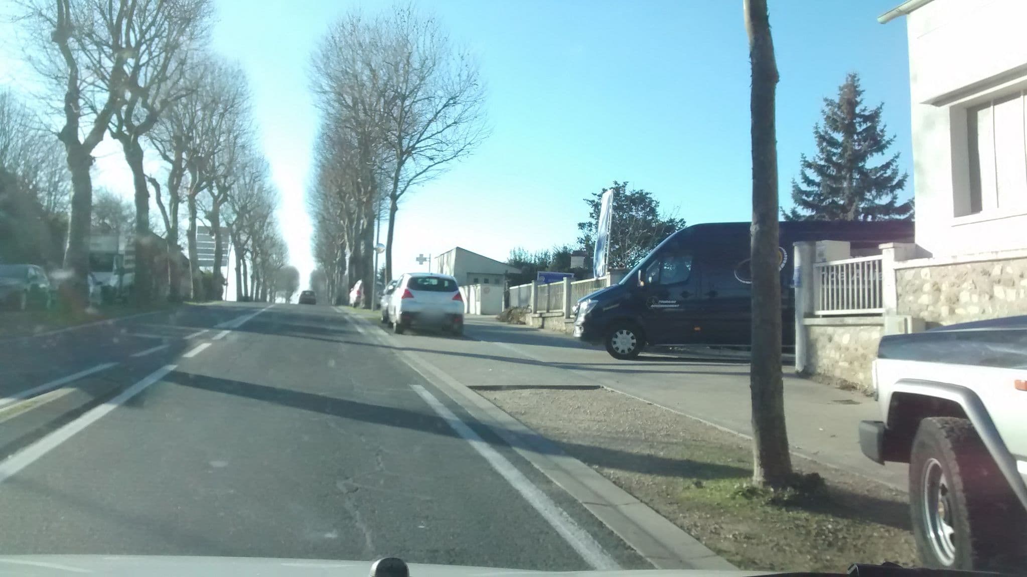 Street view near Au Repos Saint Jean, Chinon — © mgageo (CC BY-SA · Mapillary)