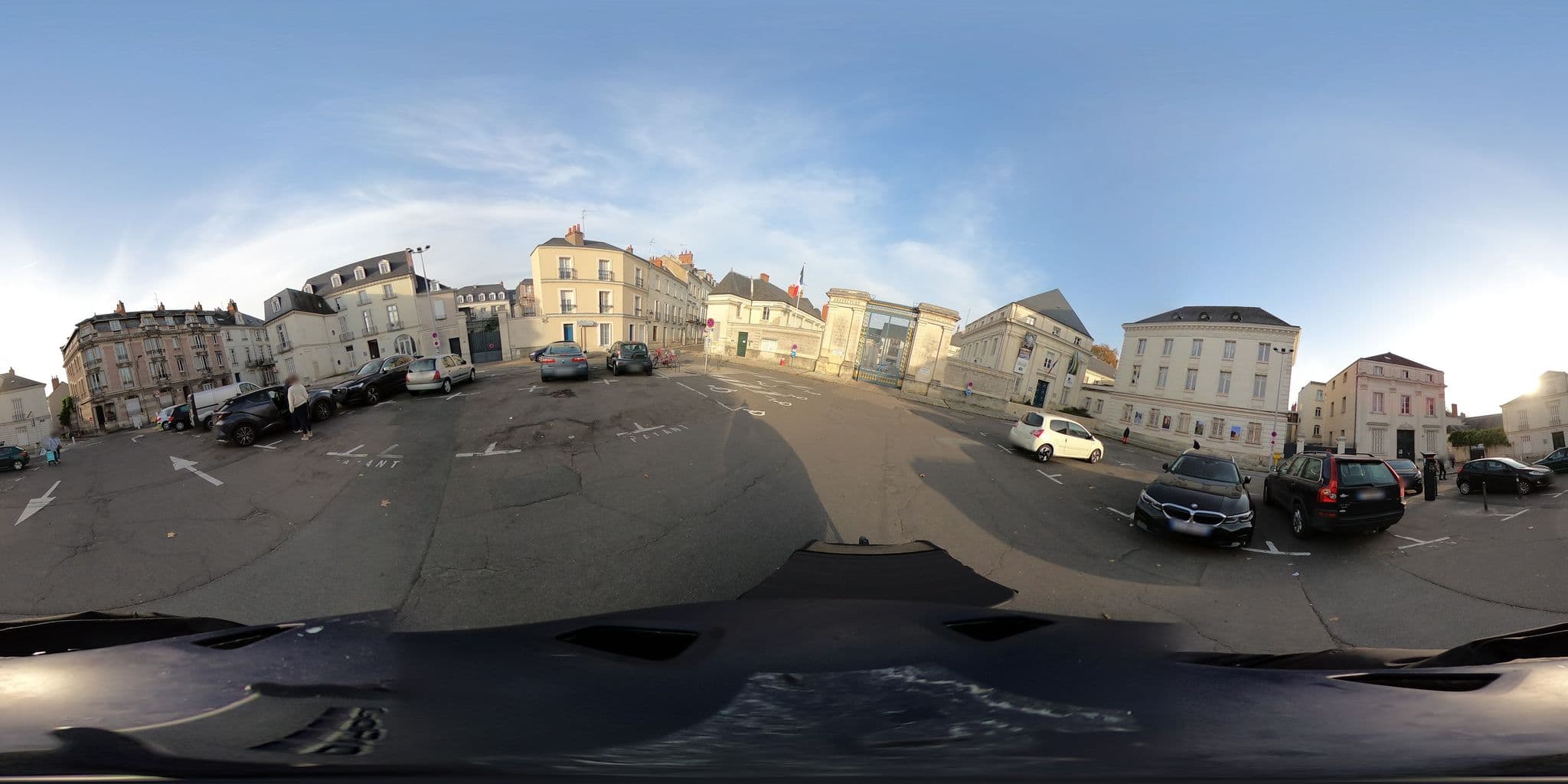Street view near Hotel Des Arts Tours, Tours — © monsieur_a (CC BY-SA · Mapillary)