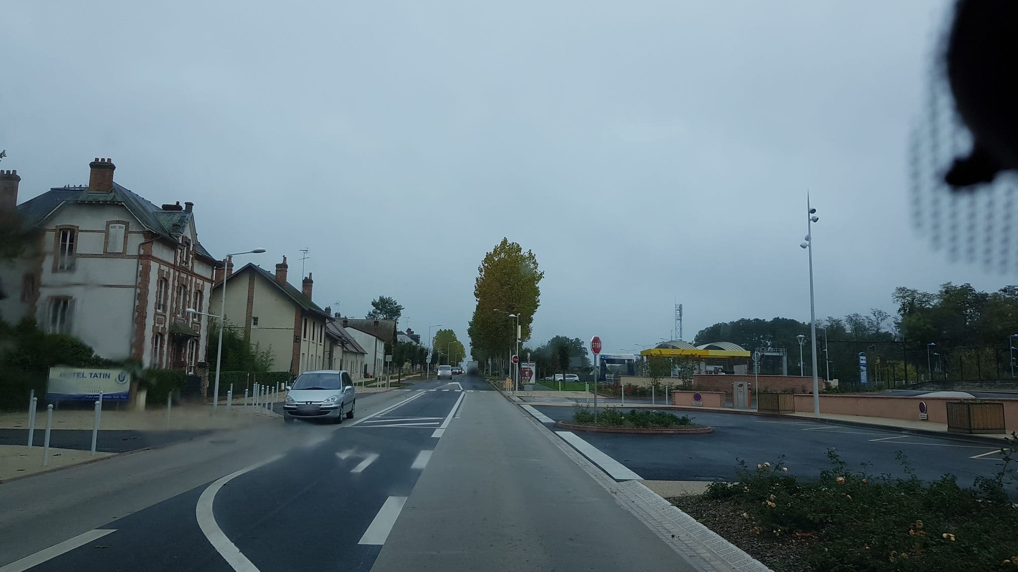 Street view near Hôtel Restaurant Tatin, Lamotte-Beuvron — © jerome_pietri (CC BY-SA · Mapillary)