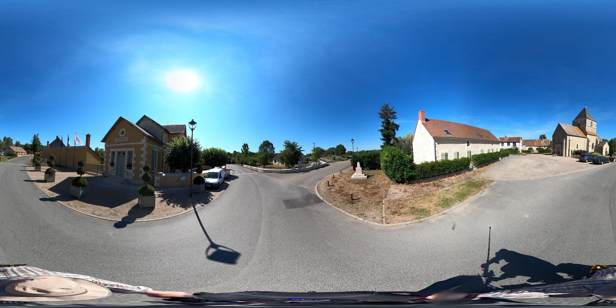 Street view near Bocages, Cuffy — © geovelo (CC BY-SA · Mapillary)