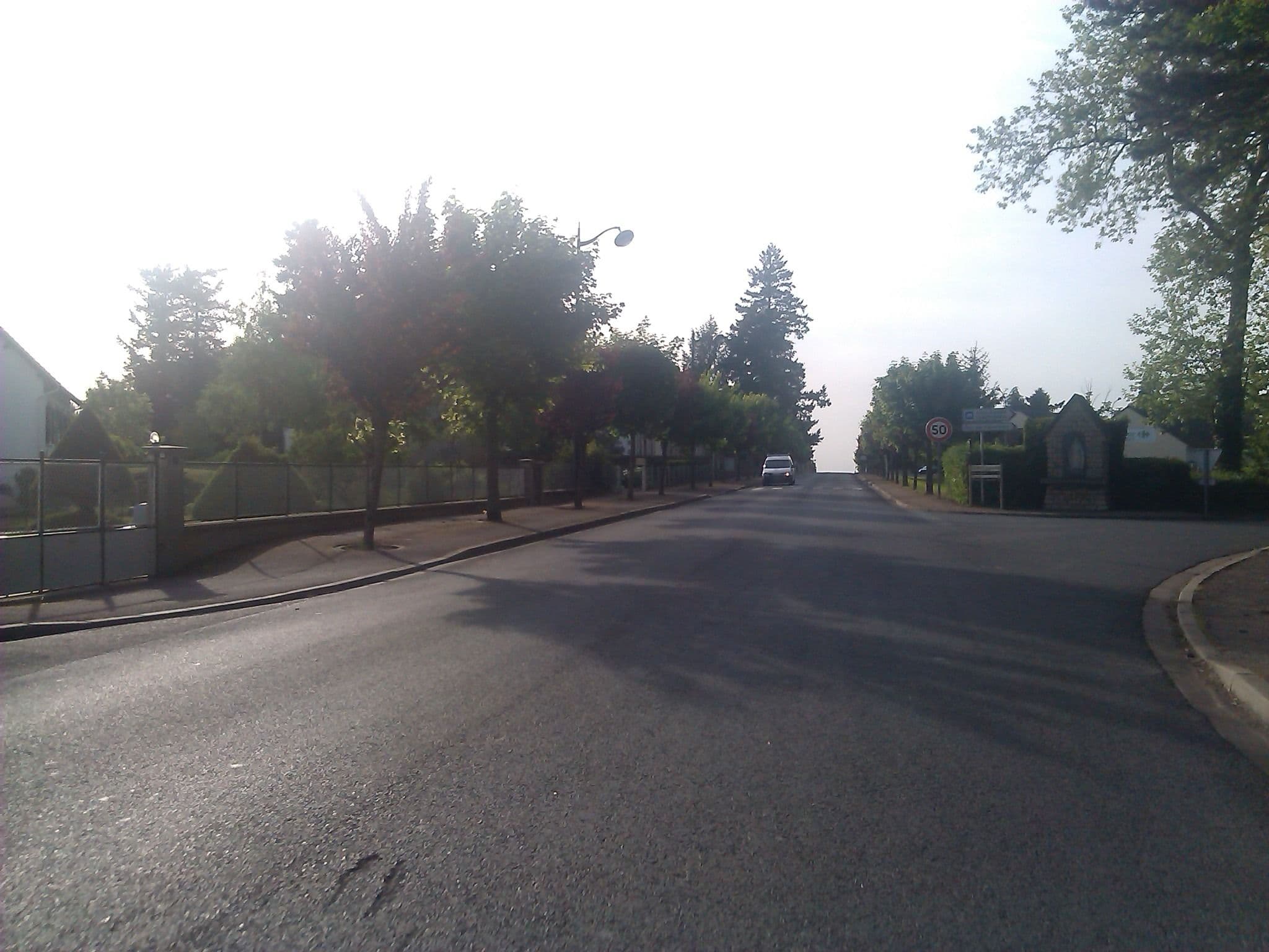 Street view near Chateau de la Pierre, Cérilly — © changchun1 (CC BY-SA · Mapillary)