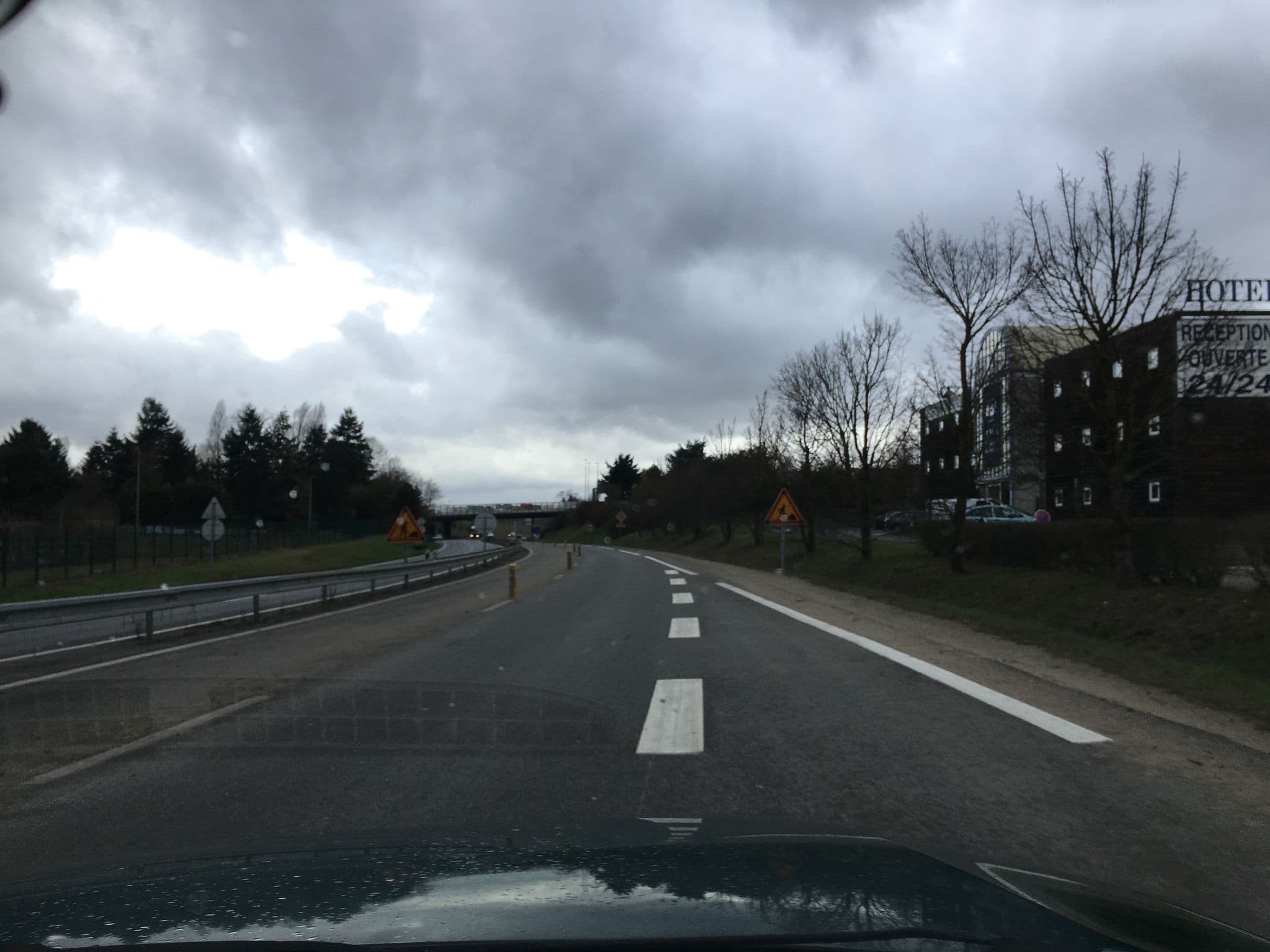 Street view near The Originals City, Saran — © df45 (CC BY-SA · Mapillary)