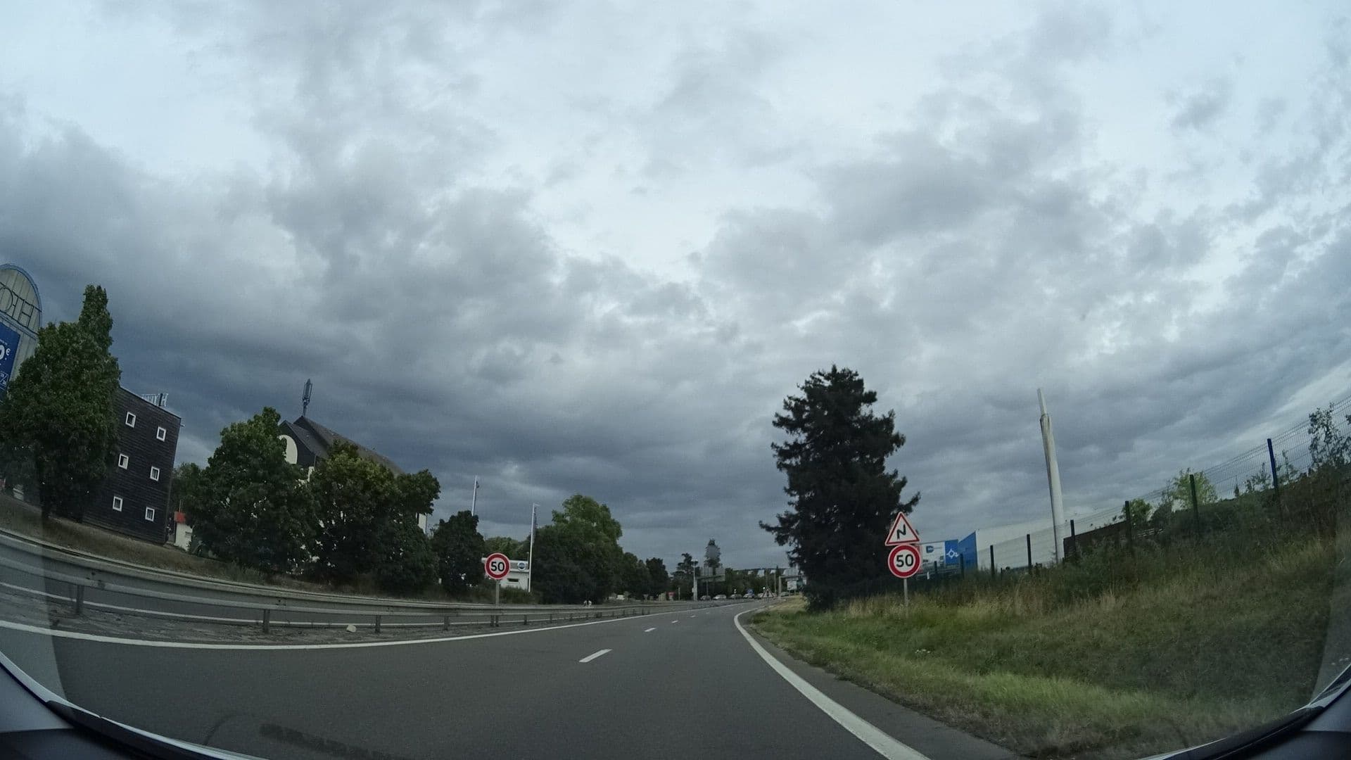Street view near Saxotel, Saran — © ljbouere (CC BY-SA · Mapillary)