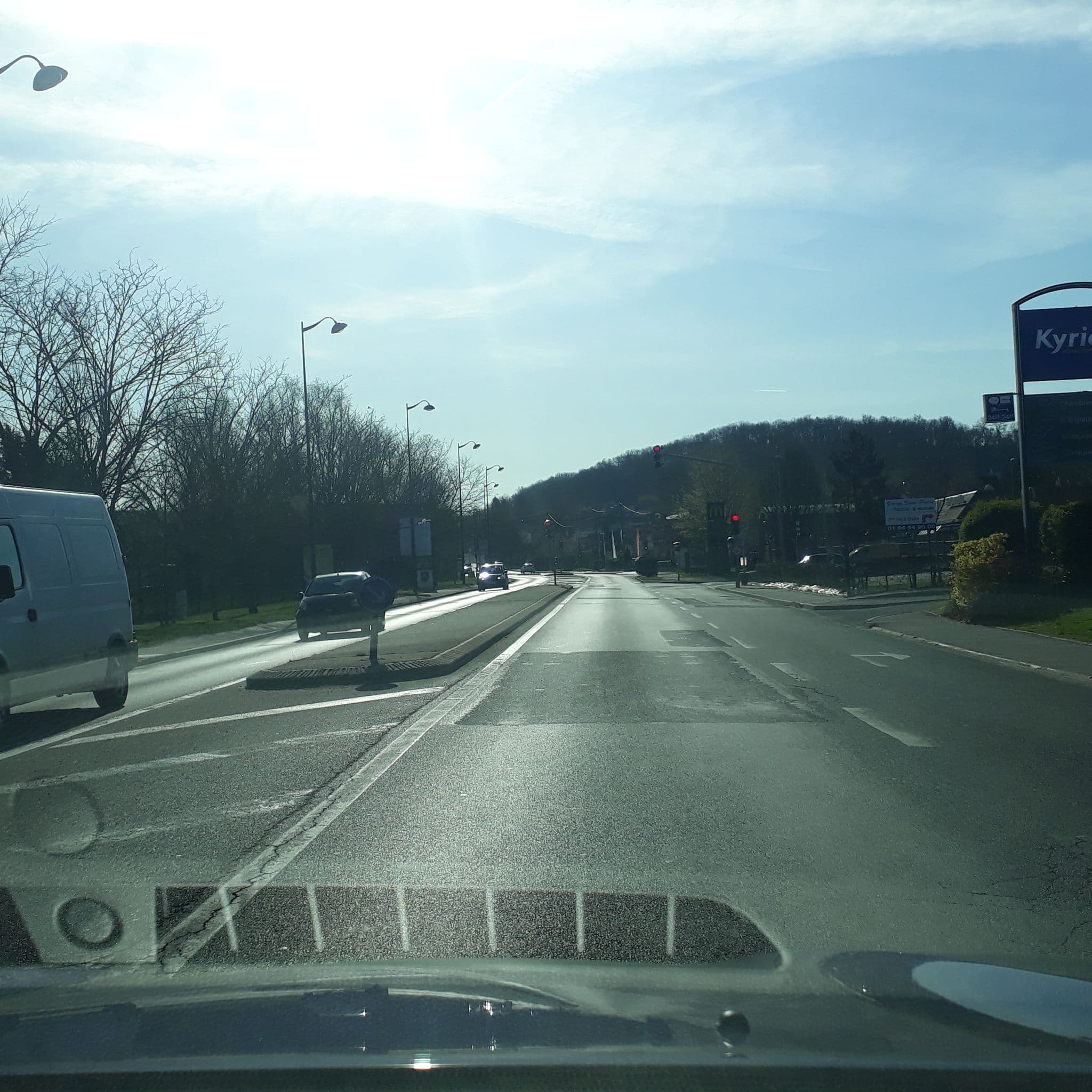 Street view near Kyriad Etampes, Étampes — © df45 (CC BY-SA · Mapillary)