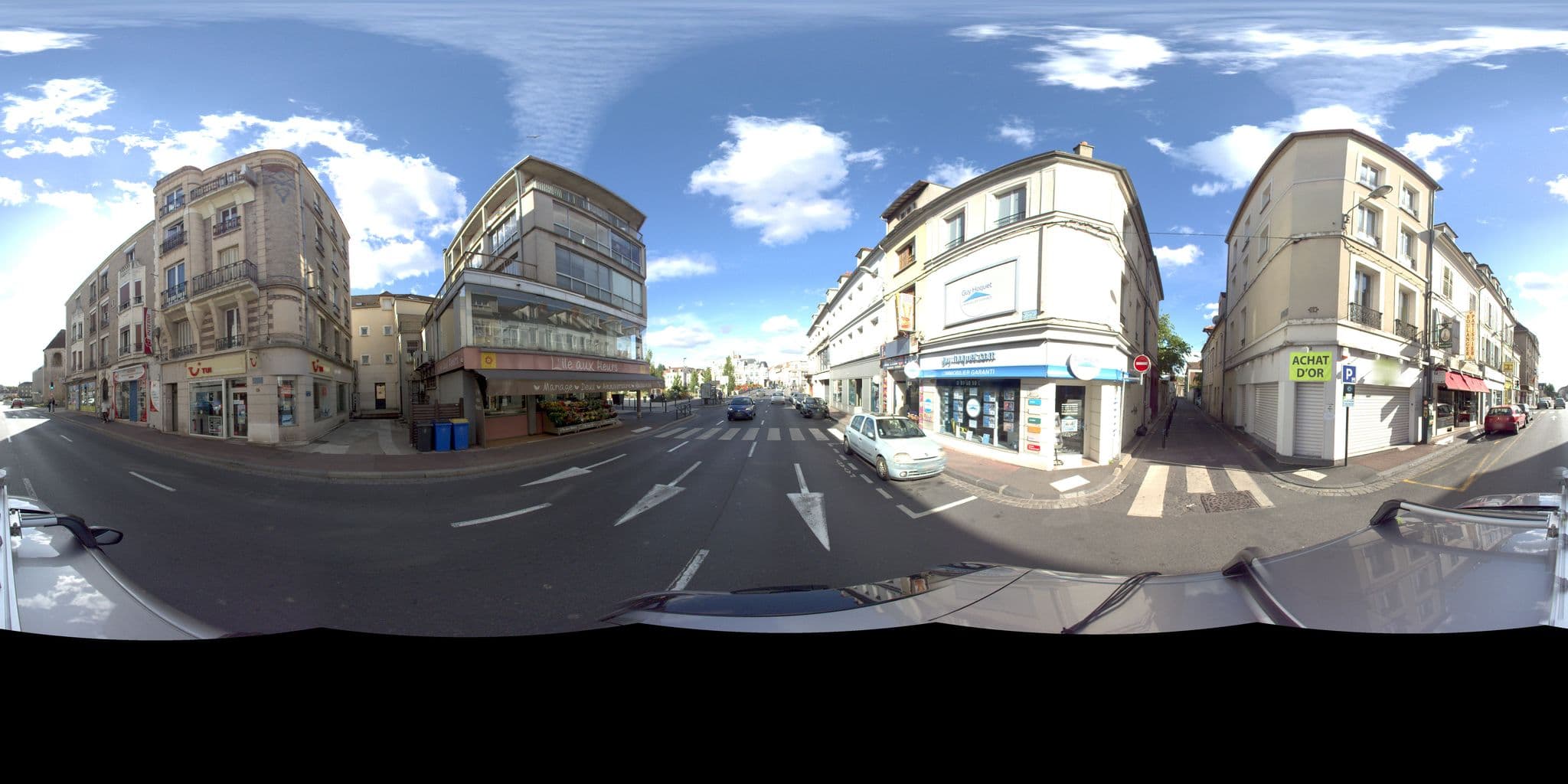 Street view near TUI STORE, Melun — © hervew (CC BY-SA · Mapillary)