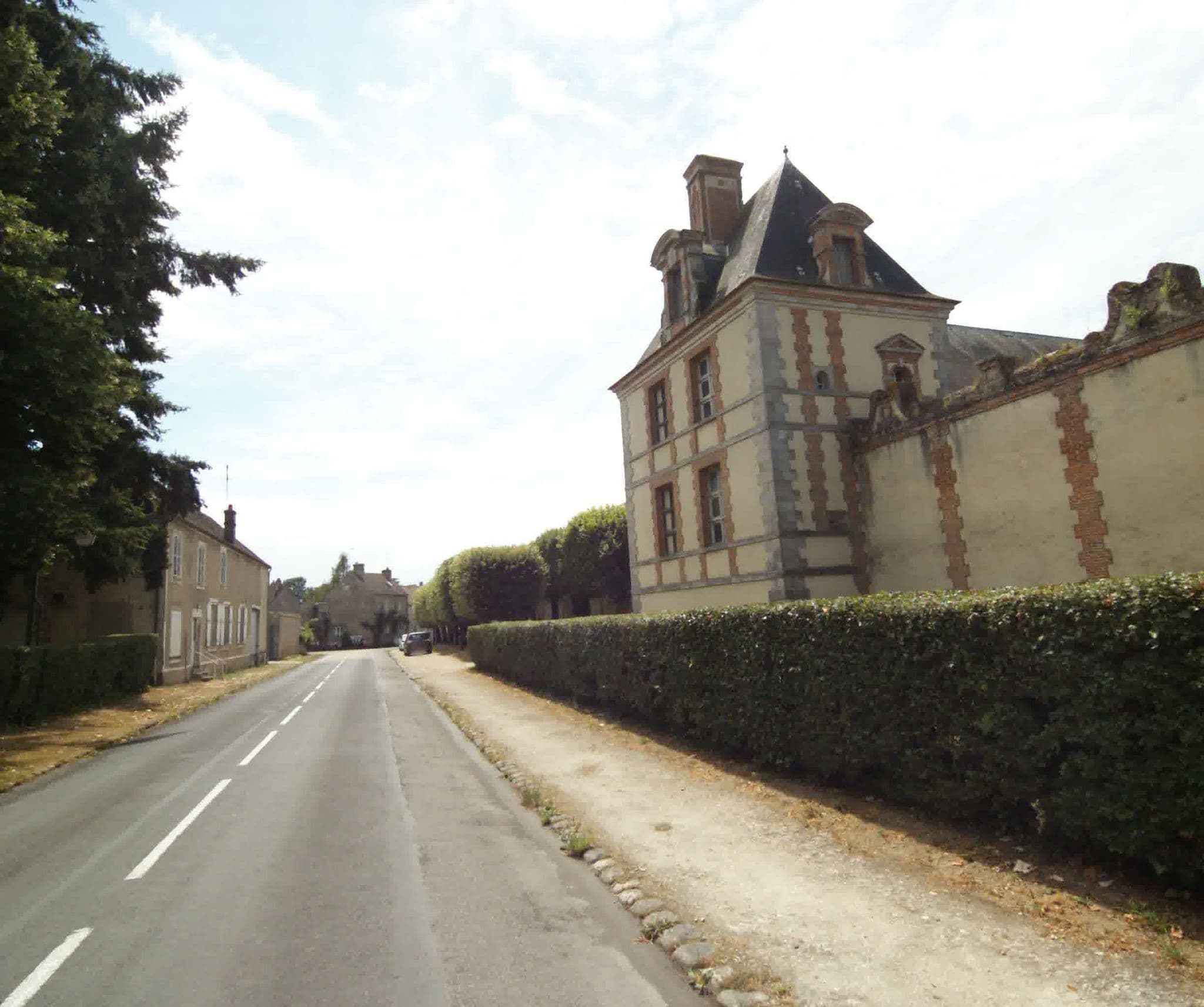 Street view near Les Suites de Fleury, Cély — © sogefi (CC BY-SA · Mapillary)