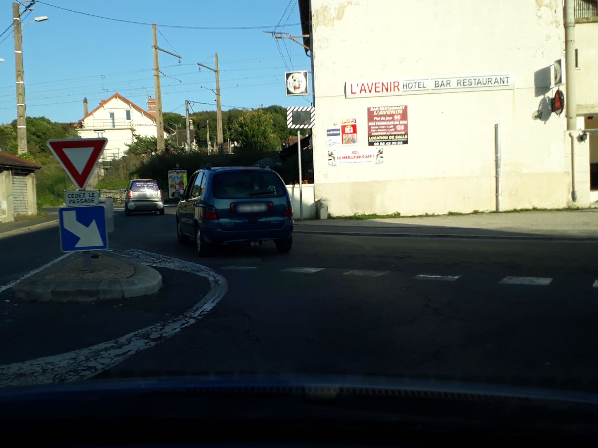 Street view near Tizi Restaurant Grill II, Champagne-sur-Seine — © zonder (CC BY-SA · Mapillary)