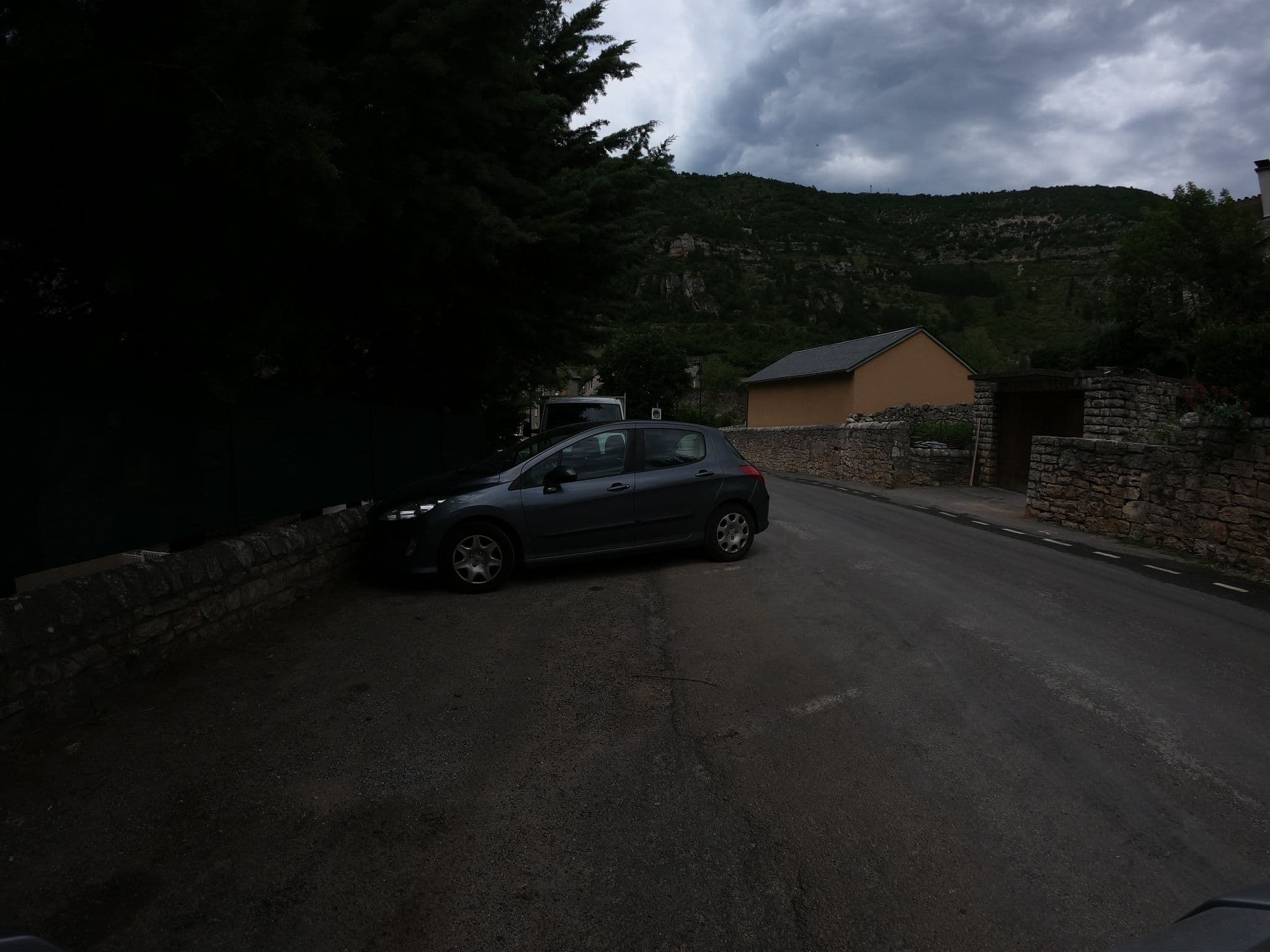 Street view near L'enclos Sainte-Enimie Gorges du Tarn et Causses, Chanac — © joostjakob (CC BY-SA · Mapillary)