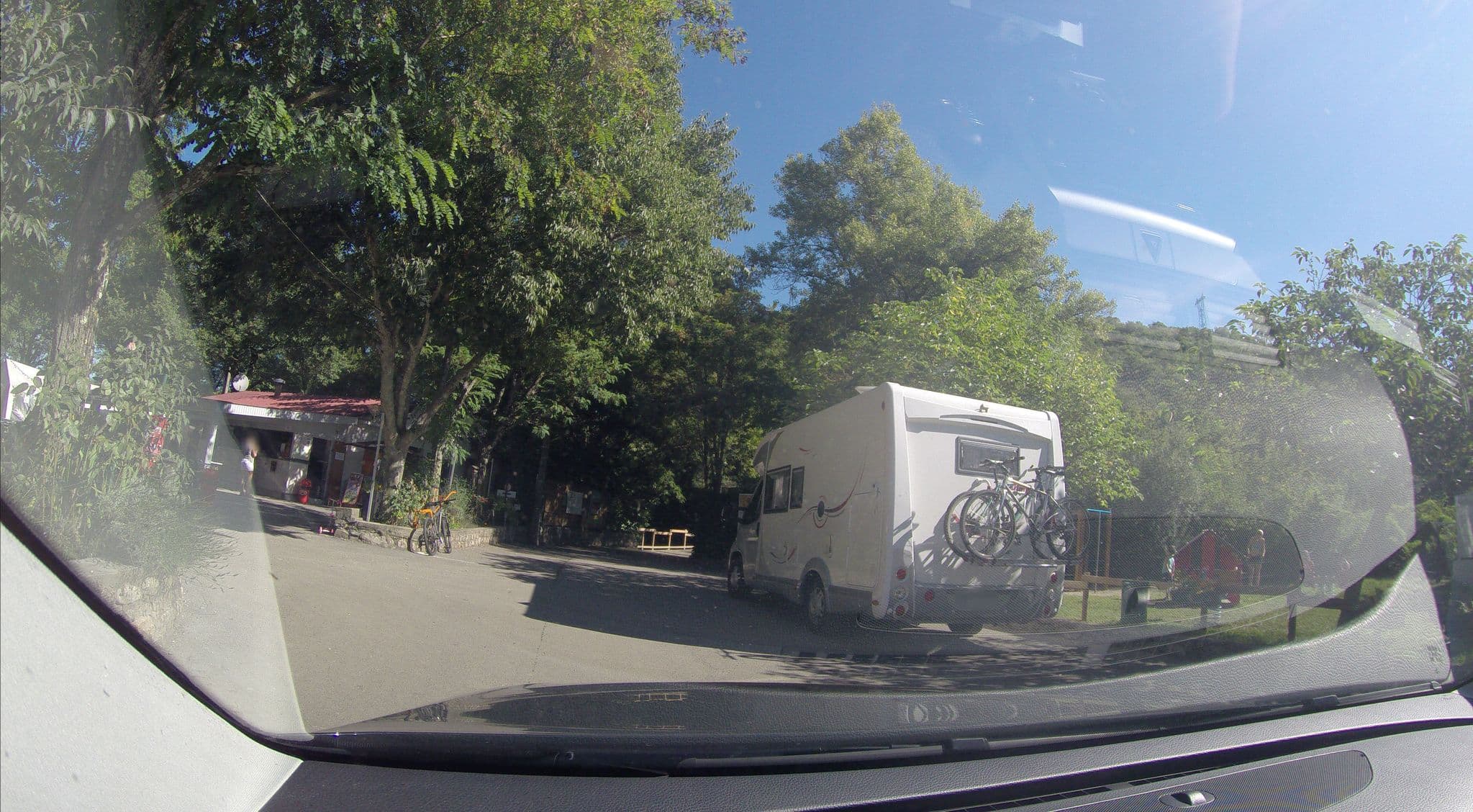 Street view near Flower Camping Le Plan d'eau, Saint-Privat — © commodoortje (CC BY-SA · Mapillary)