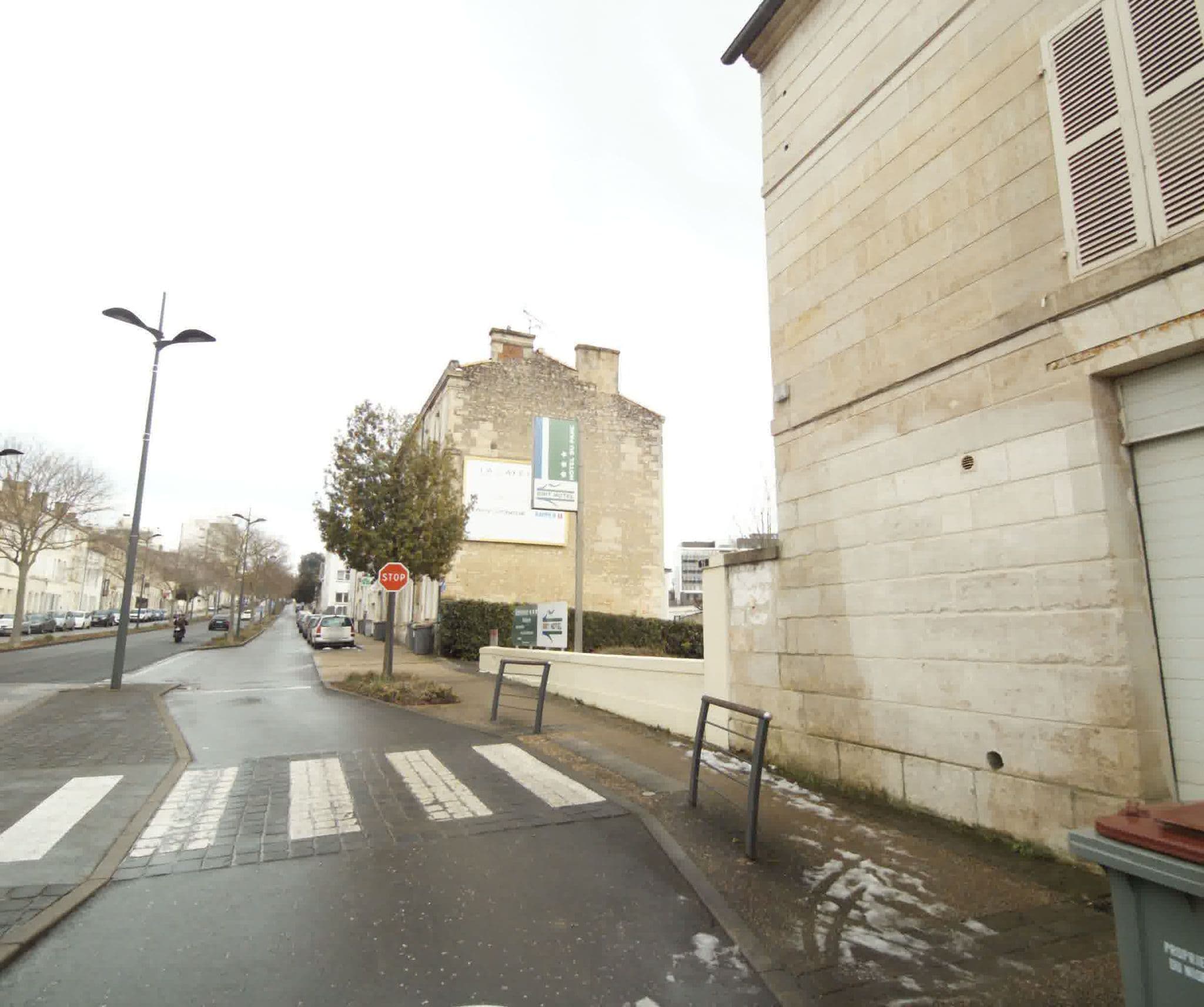 Street view near Hotel Brit du Parc, Niort — © sogefi (CC BY-SA · Mapillary)