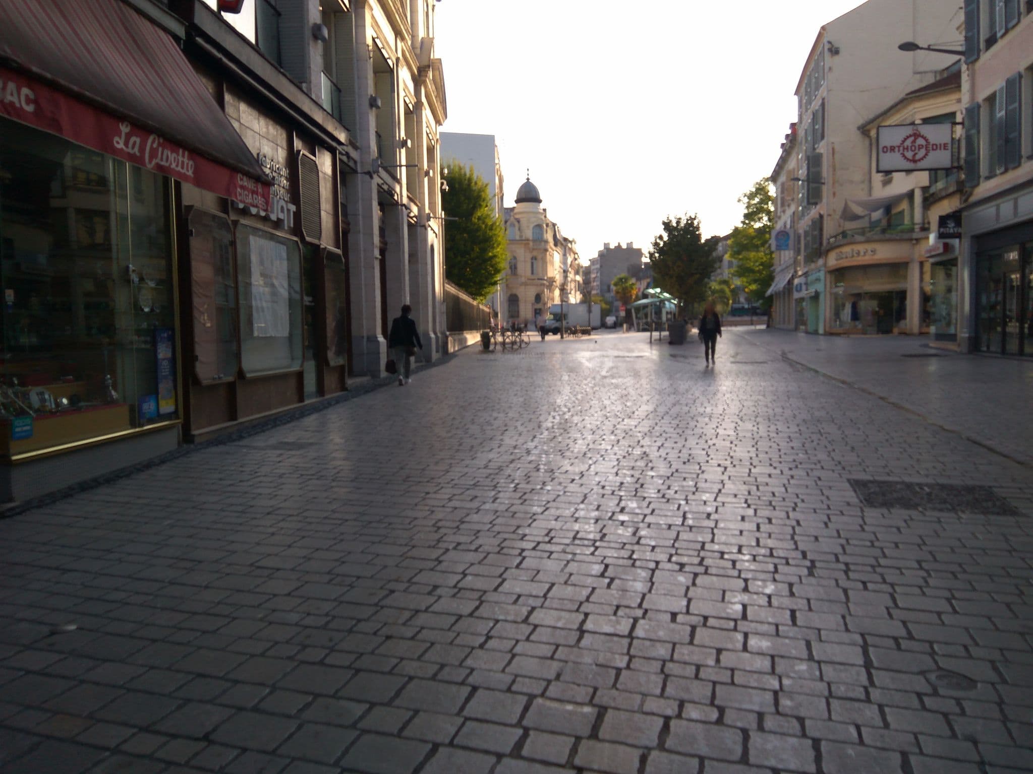Street view near Appart'City, Gelos — © c64 (CC BY-SA · Mapillary)